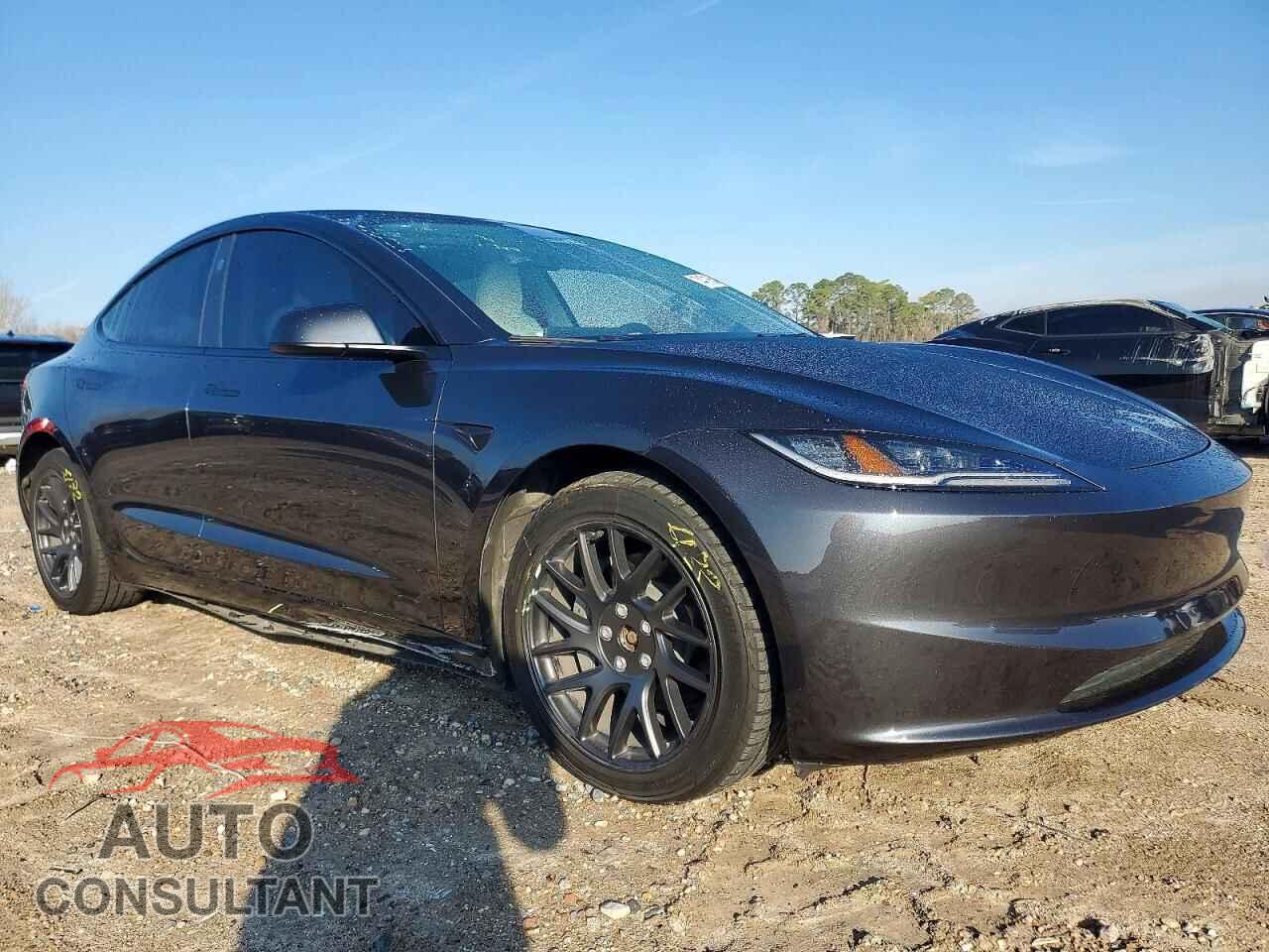 TESLA MODEL 3 2025 - 5YJ3E1EB7SF882495