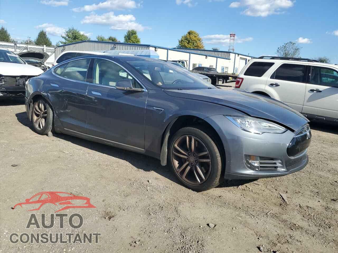TESLA MODEL S 2014 - 5YJSA1H12EFP32826