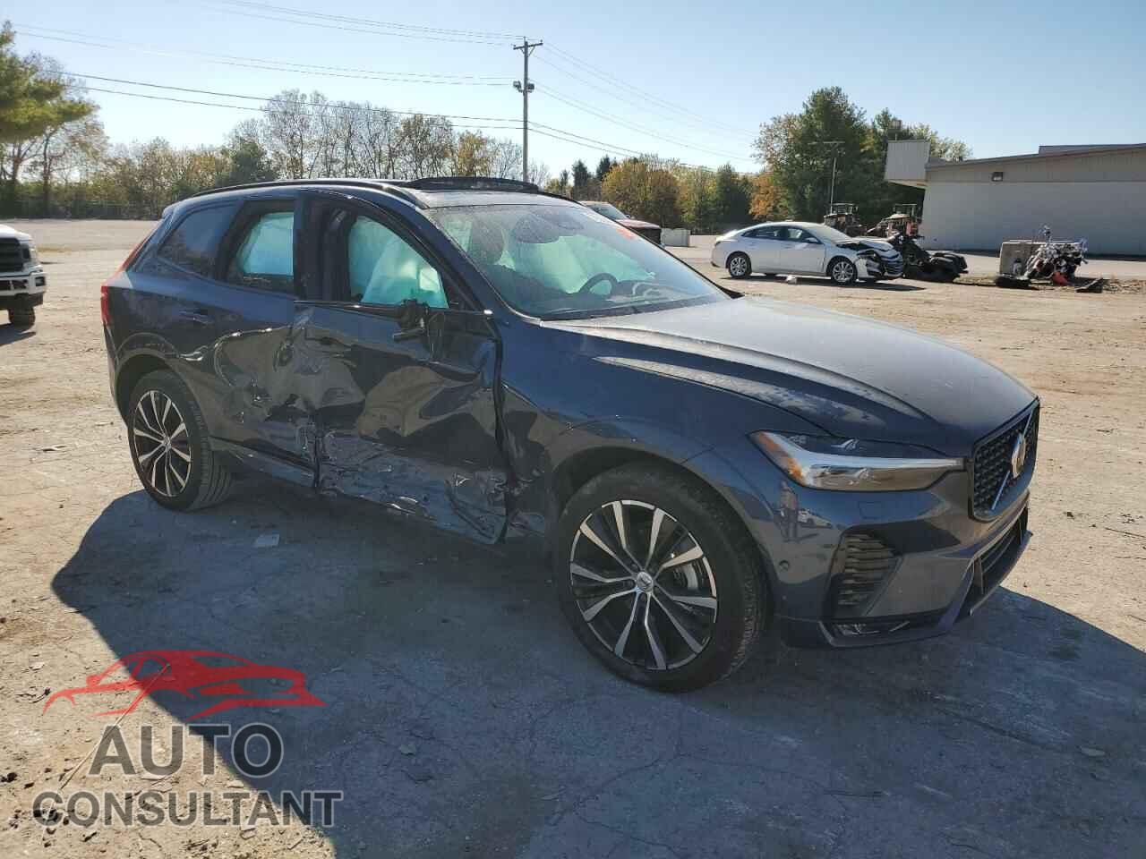 VOLVO XC60 PLUS 2023 - YV4L12RW9P1370099