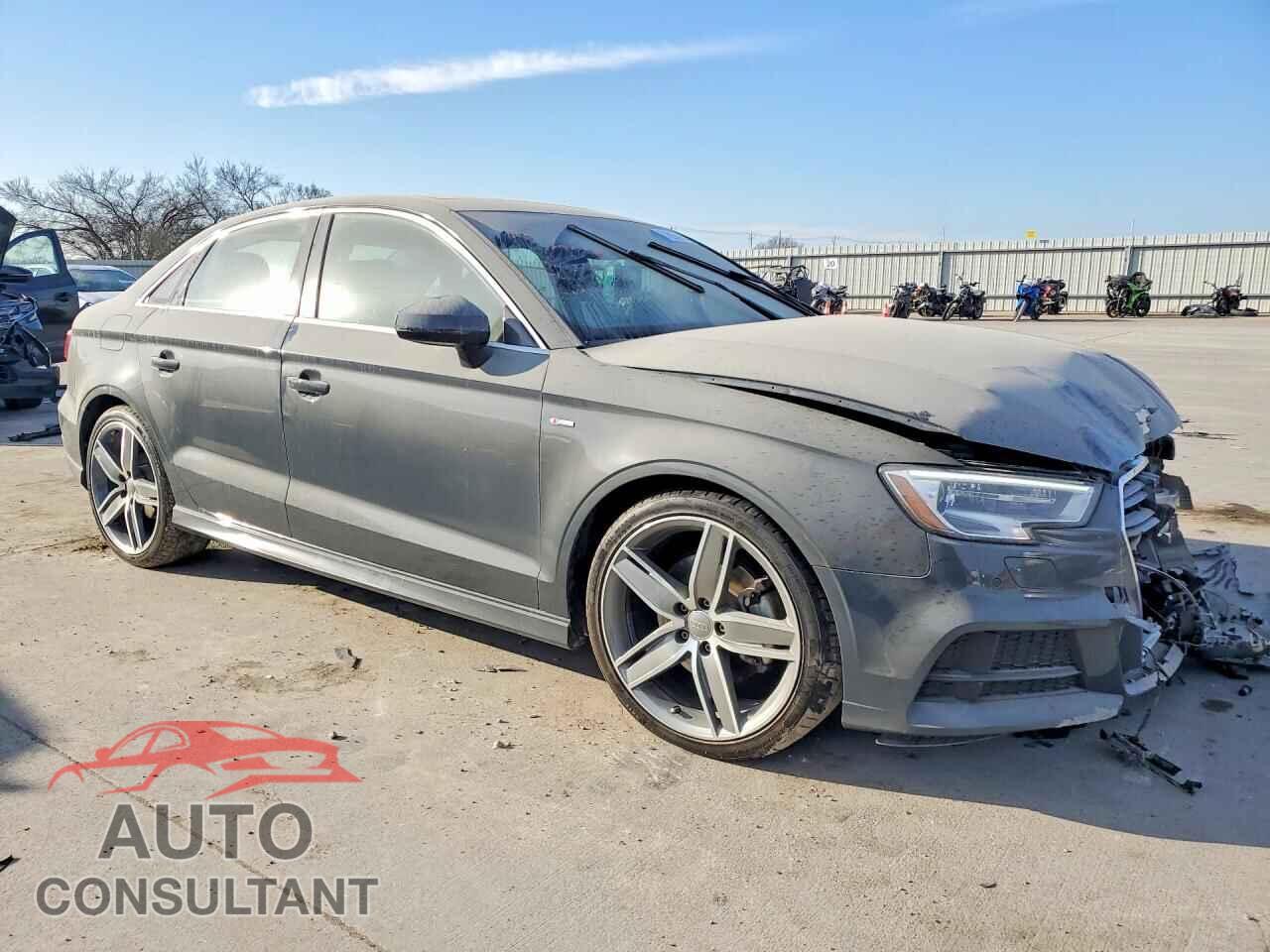 AUDI A3 2018 - WAUGUGFF8J1073908