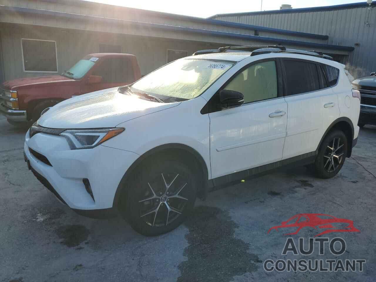 TOYOTA RAV4 2018 - JTMJFREV3JD252590