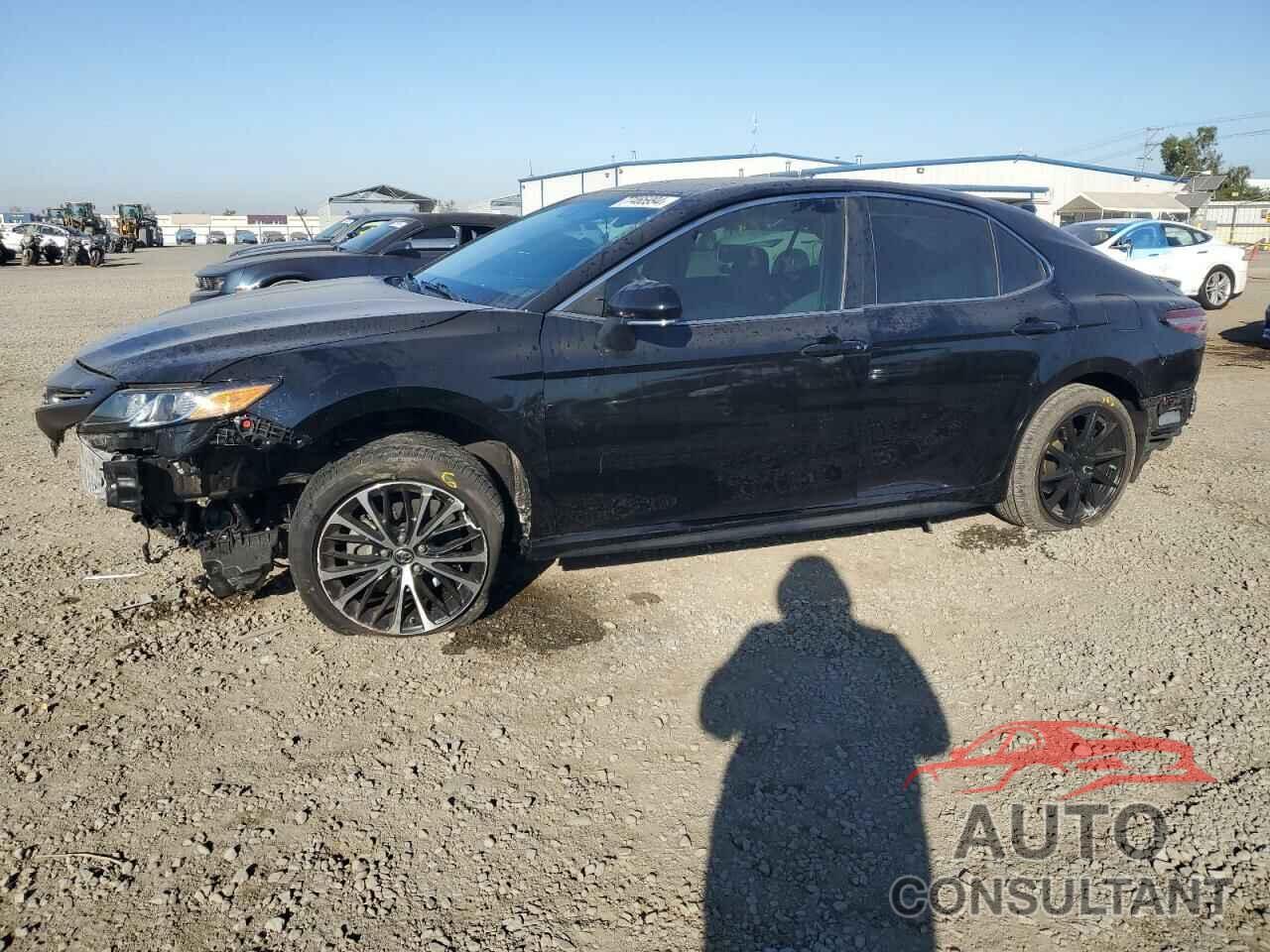 TOYOTA CAMRY 2018 - 4T1B11HK0JU620080