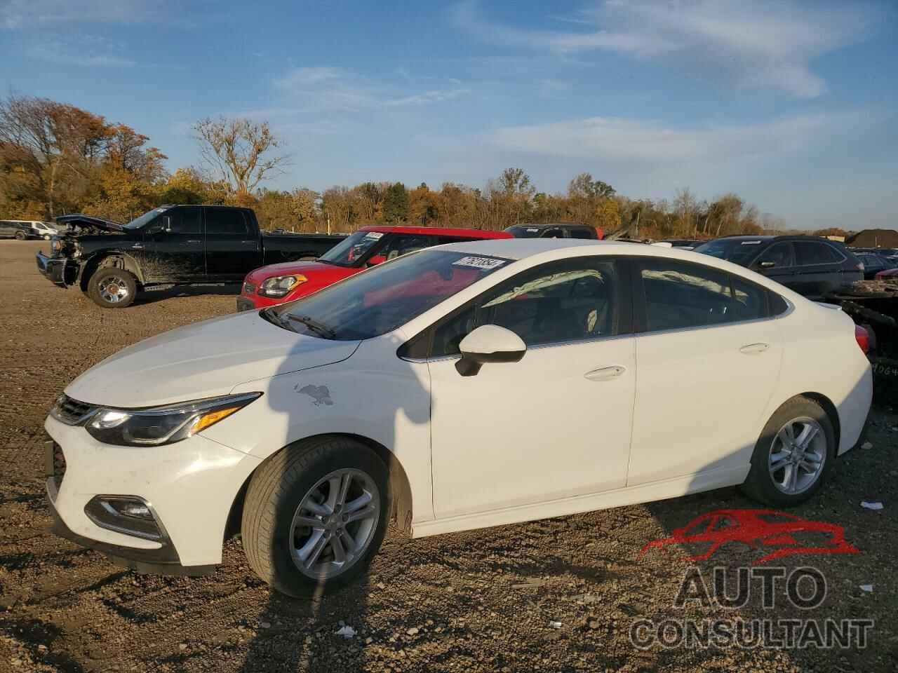 CHEVROLET CRUZE 2018 - 1G1BE5SM0J7132622