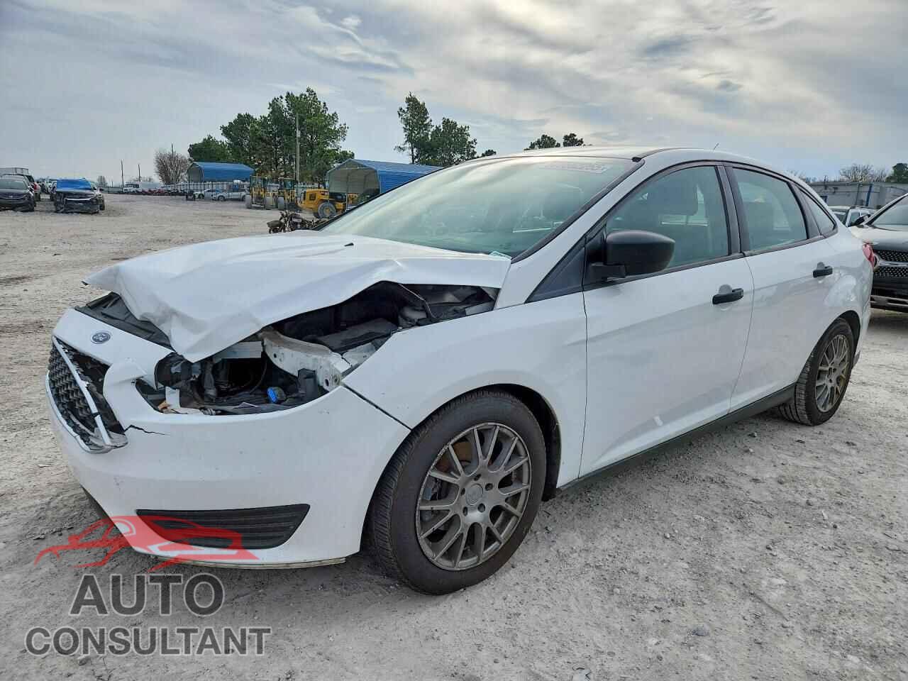 FORD FOCUS 2017 - 1FADP3E21HL337561