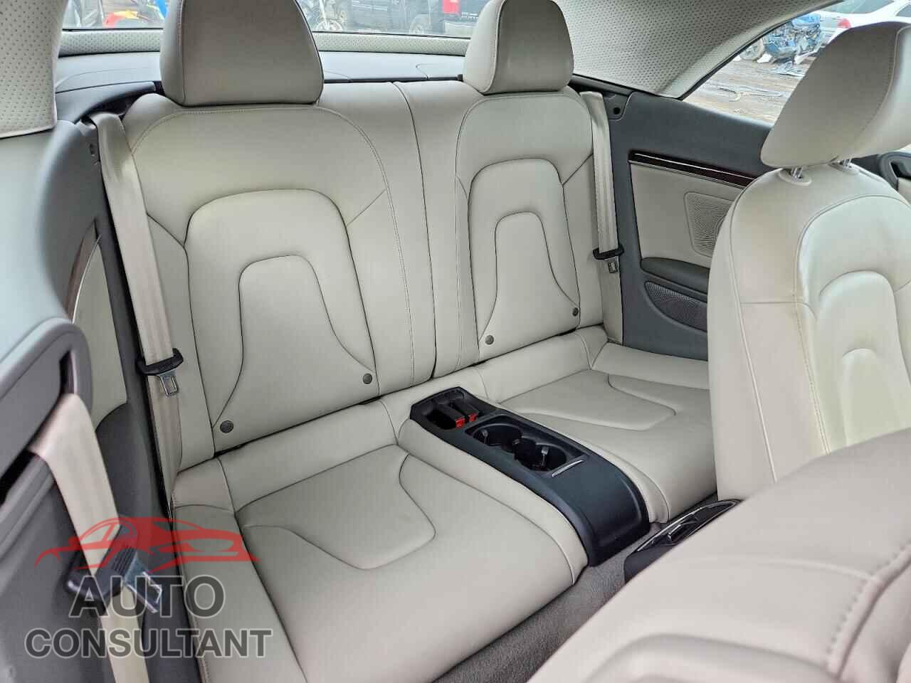 AUDI A5 2012 - WAULFAFH9CN004440