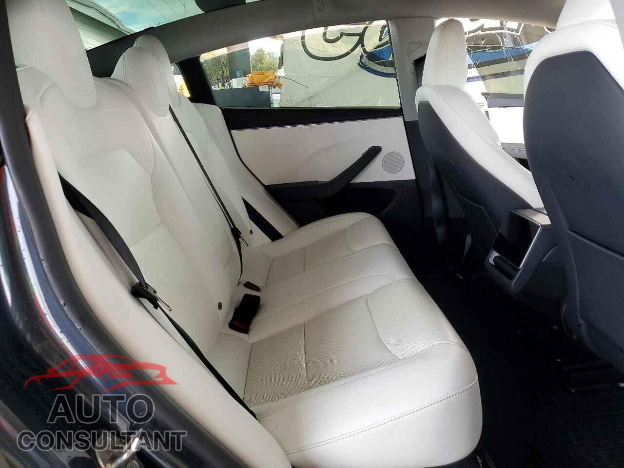 TESLA MODEL 3 2024 - 5YJ3E1EA2RF801582