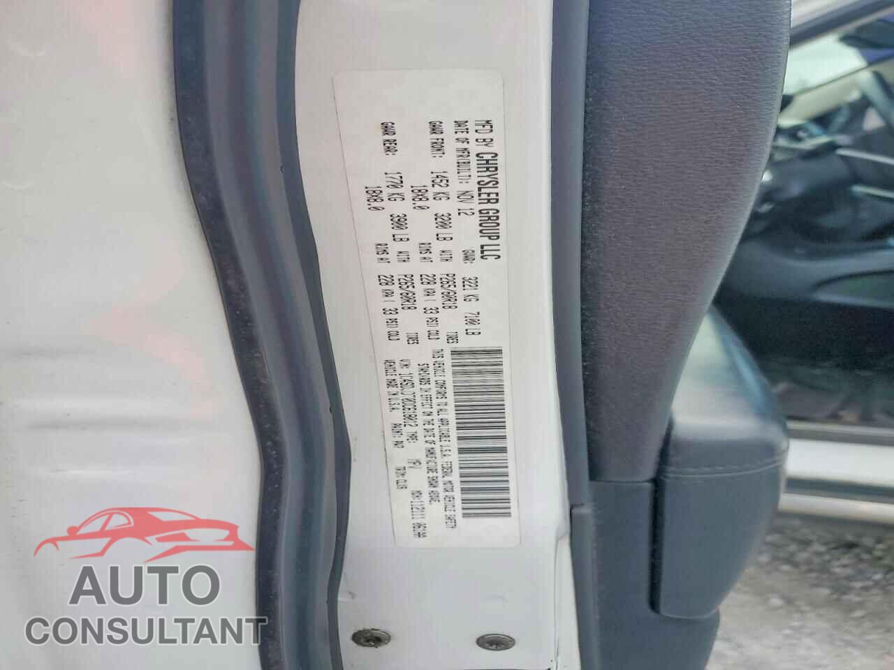 DODGE DURANGO 2013 - 1C4SDJDT0DC618012