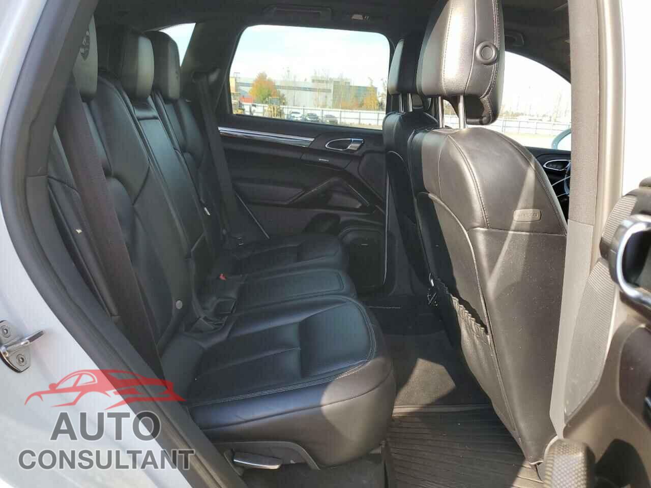 PORSCHE CAYENNE 2017 - WP1AE2A28HLA74518