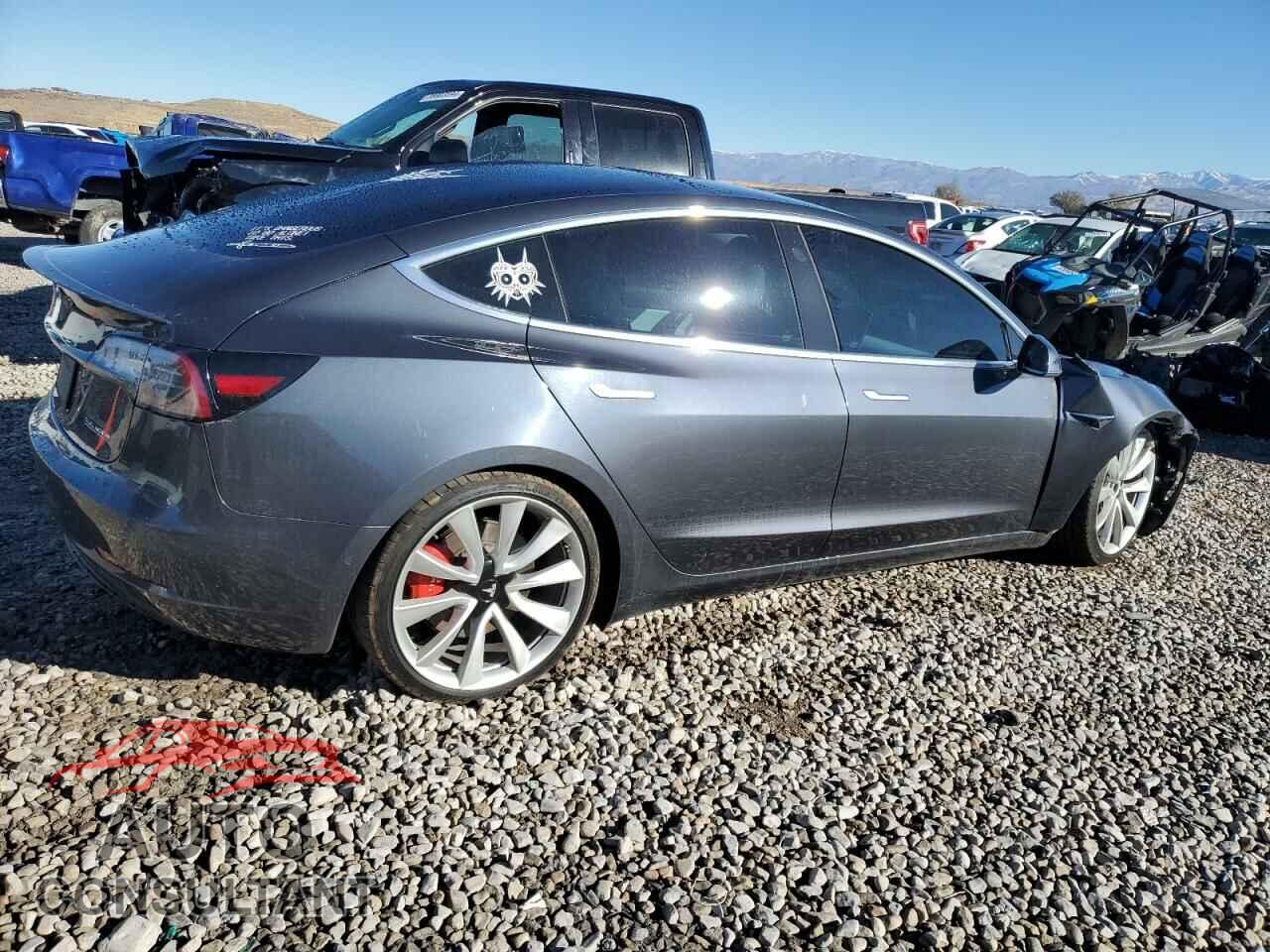 TESLA MODEL 3 2019 - 5YJ3E1EB3KF447652