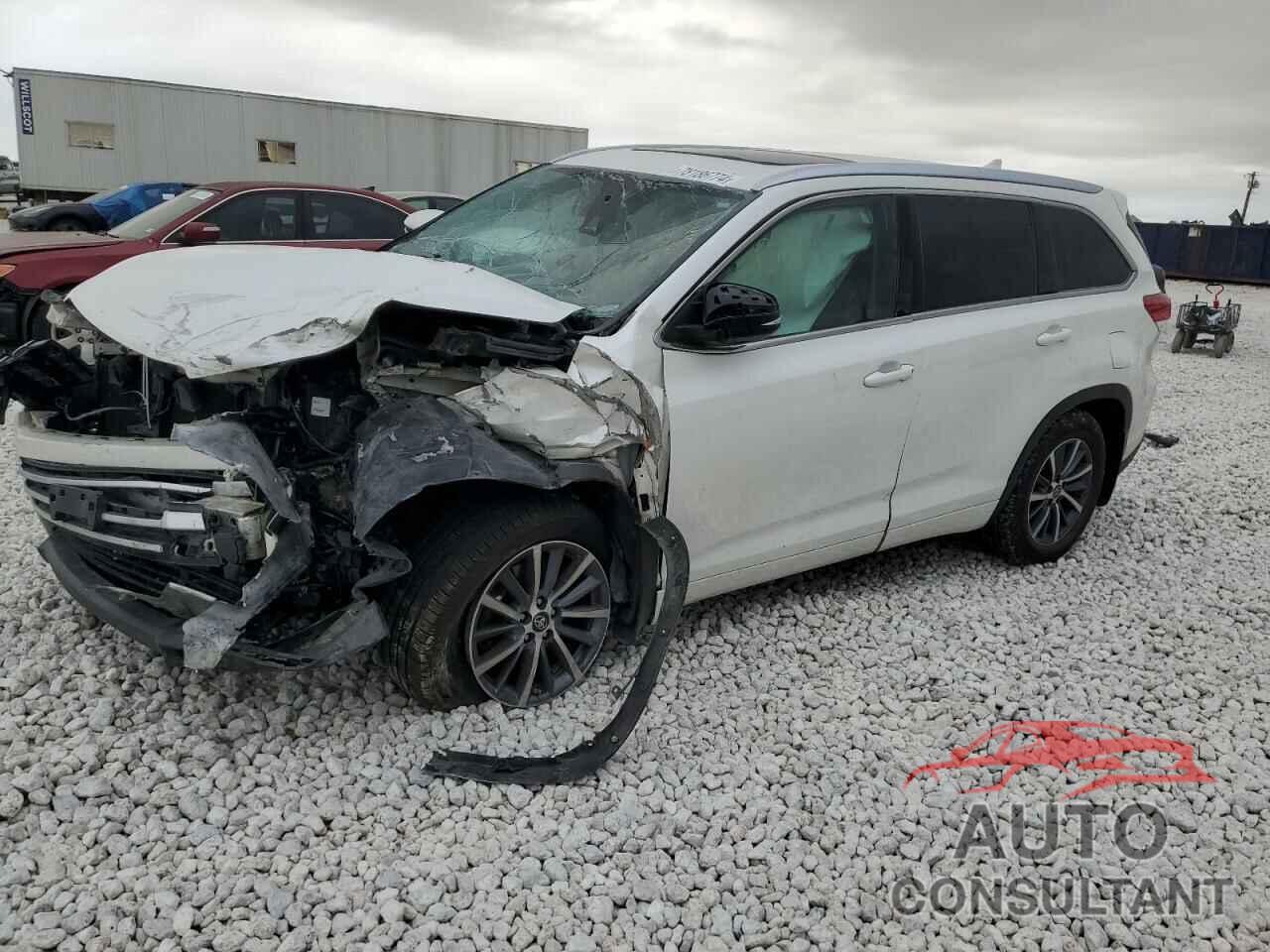 TOYOTA HIGHLANDER 2018 - 5TDJZRFH5JS807463