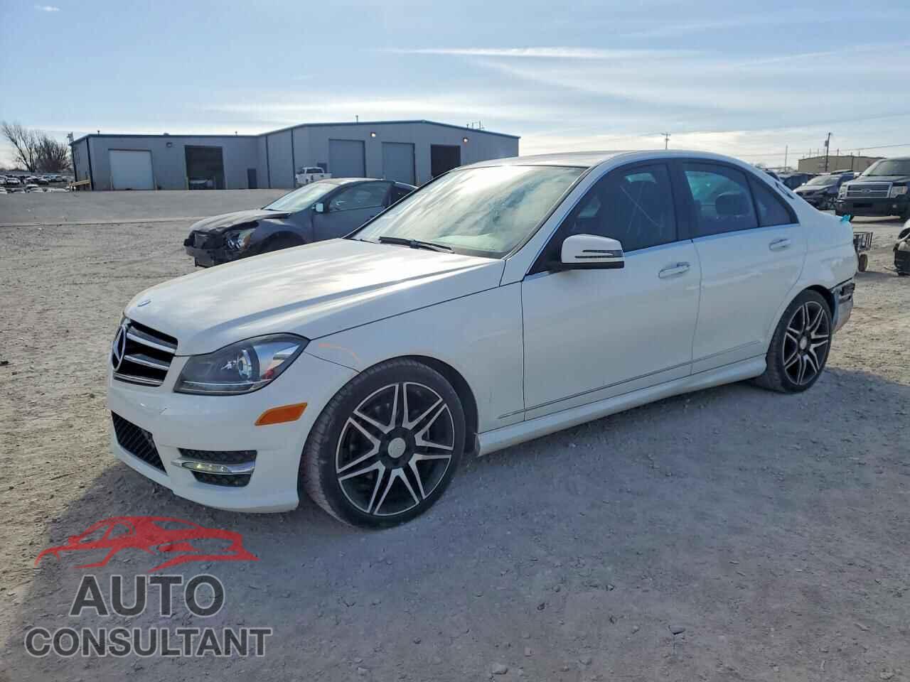MERCEDES-BENZ C-CLASS 2014 - WDDGF4HB4EA902393