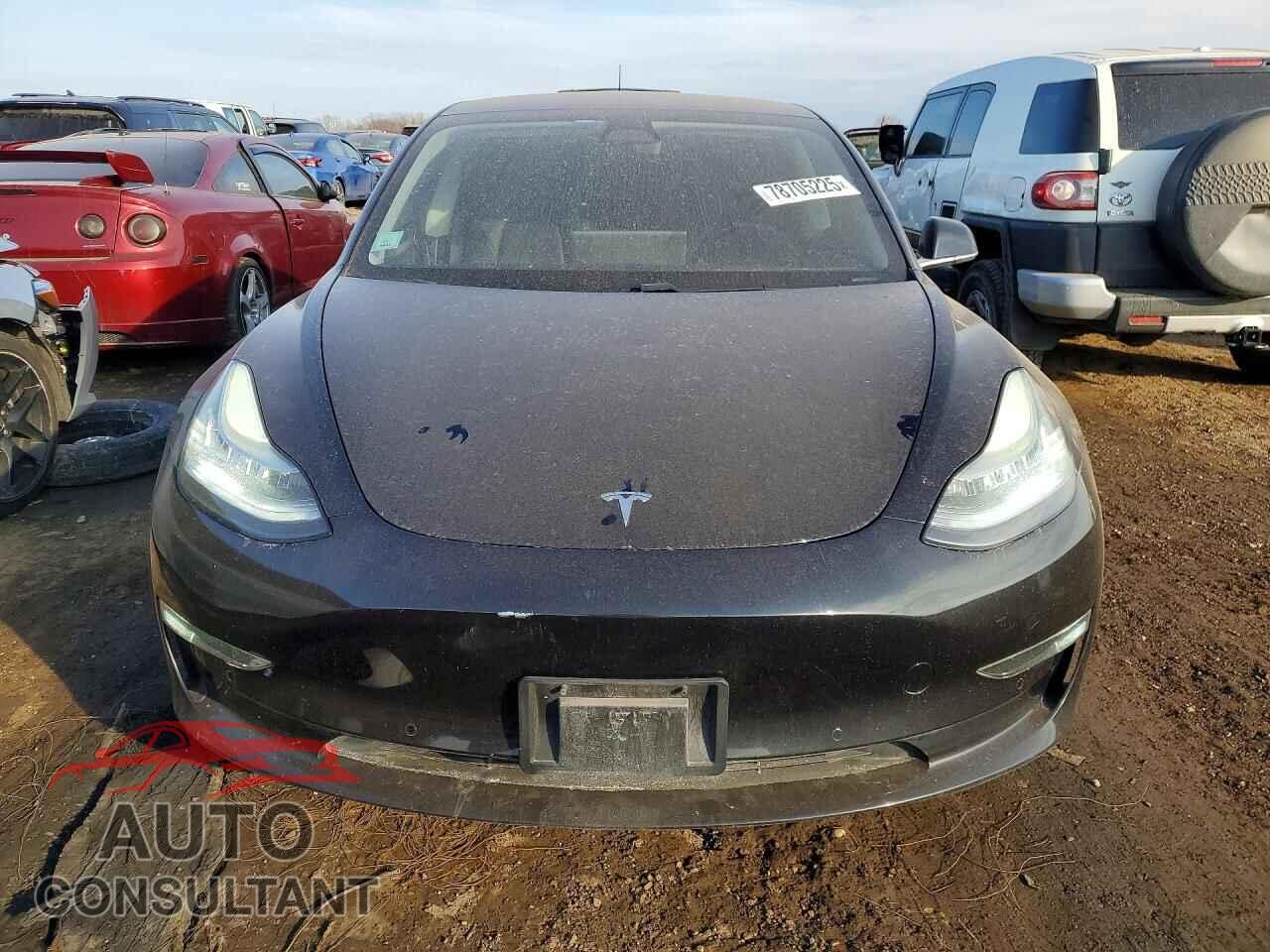 TESLA MODEL 3 2018 - 5YJ3E1EB9JF090475