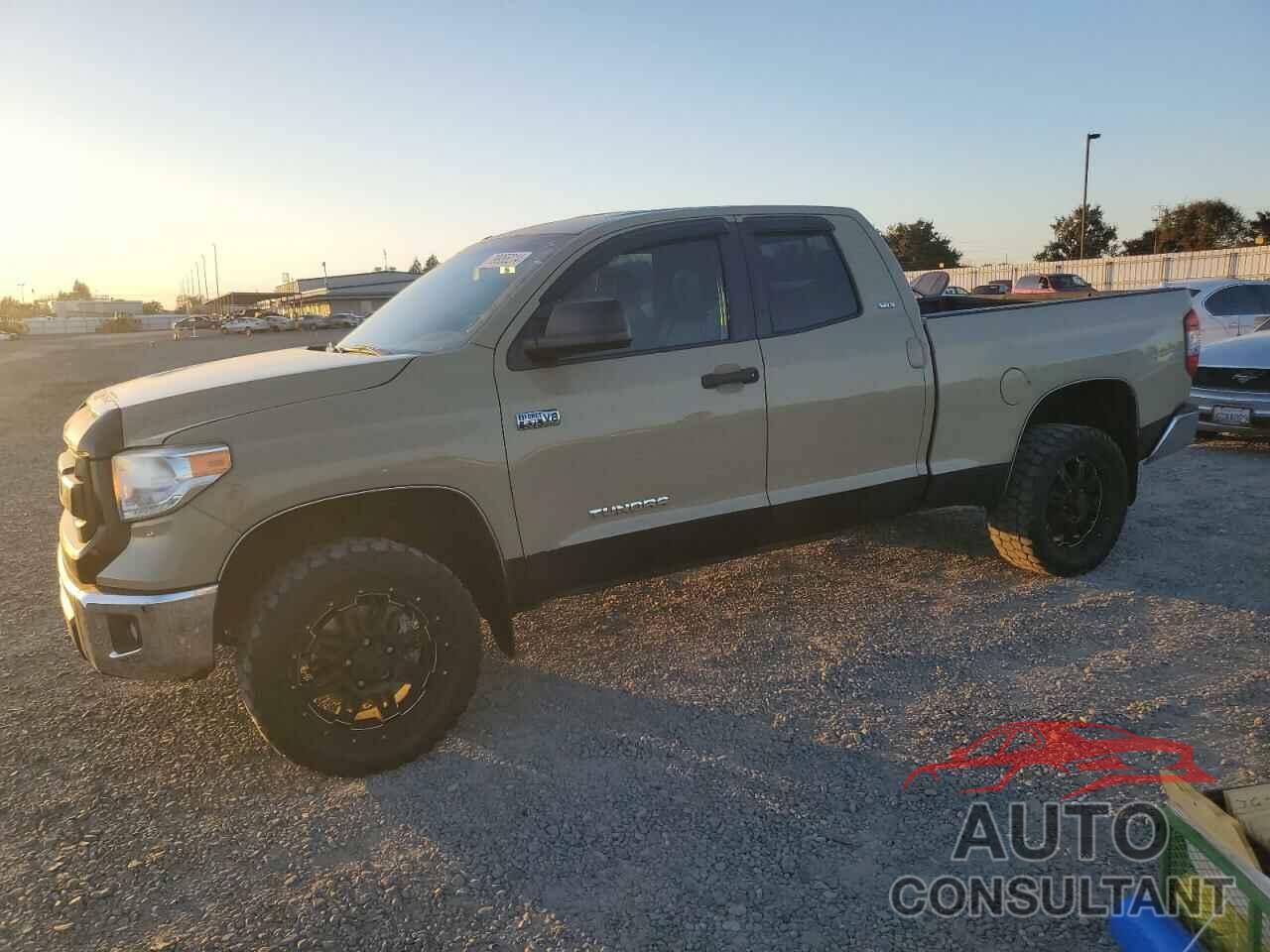 TOYOTA TUNDRA 2017 - 5TFUW5F13HX592493