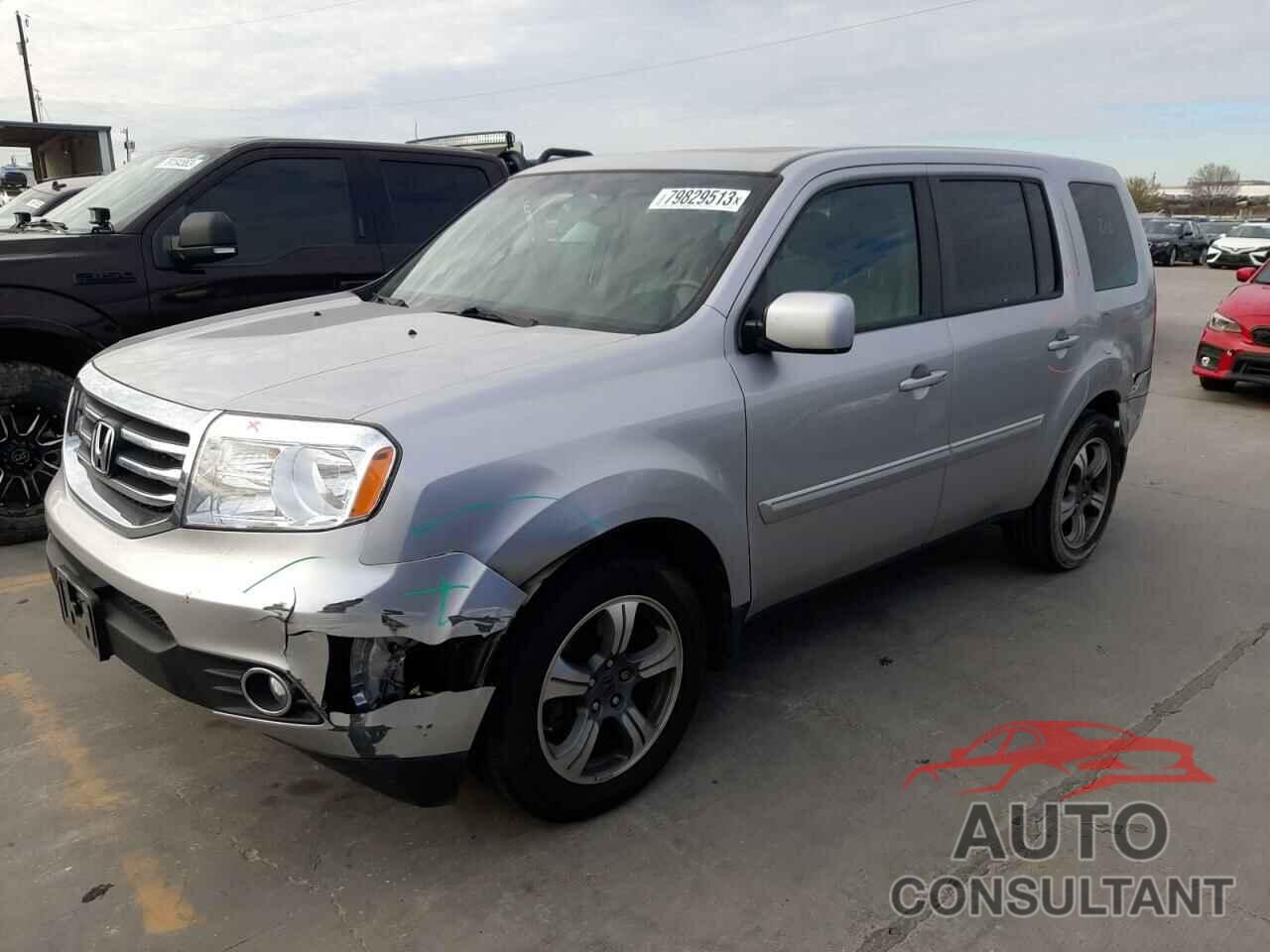 HONDA PILOT 2015 - 5FNYF3H3XFB004813