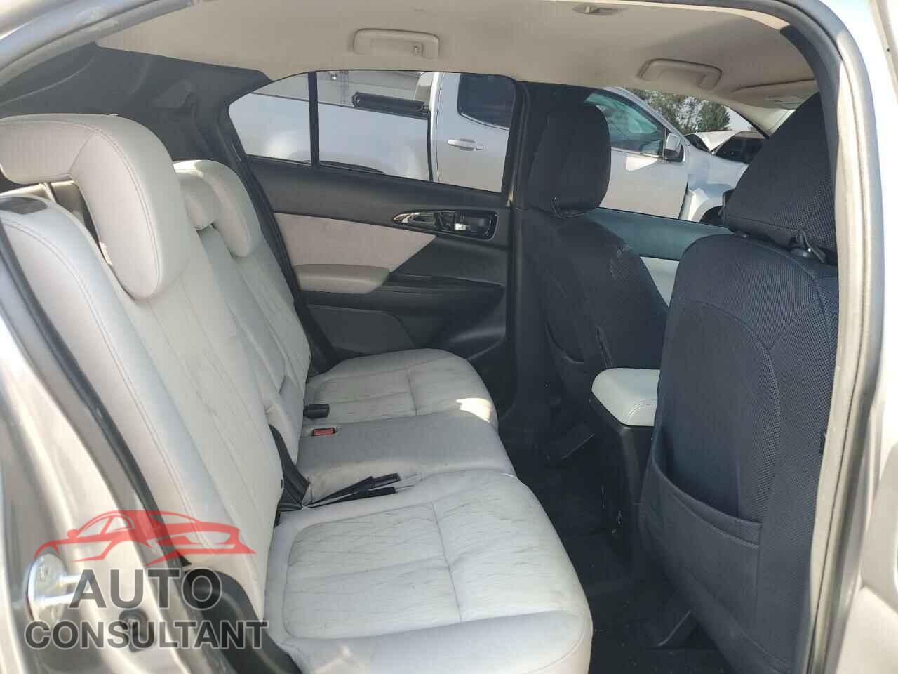 MITSUBISHI ECLIPSE 2019 - JA4AT5AA6KZ009911