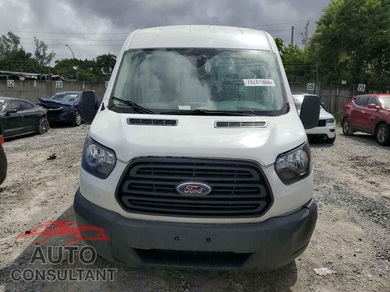 FORD TRANSIT 2017 - 1FTYR2CM1HKB34020