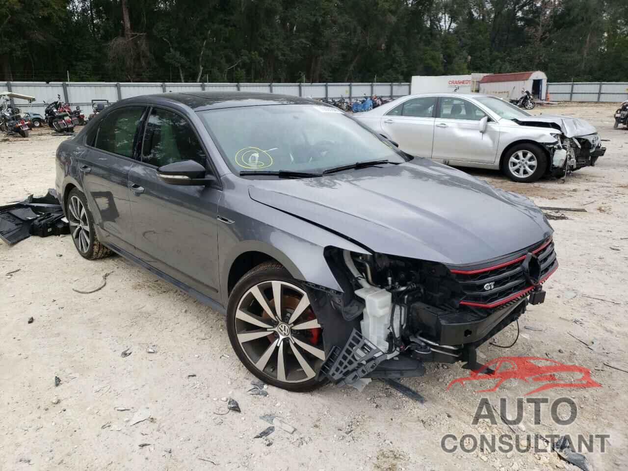 VOLKSWAGEN PASSAT 2018 - 1VWJM7A30JC051084