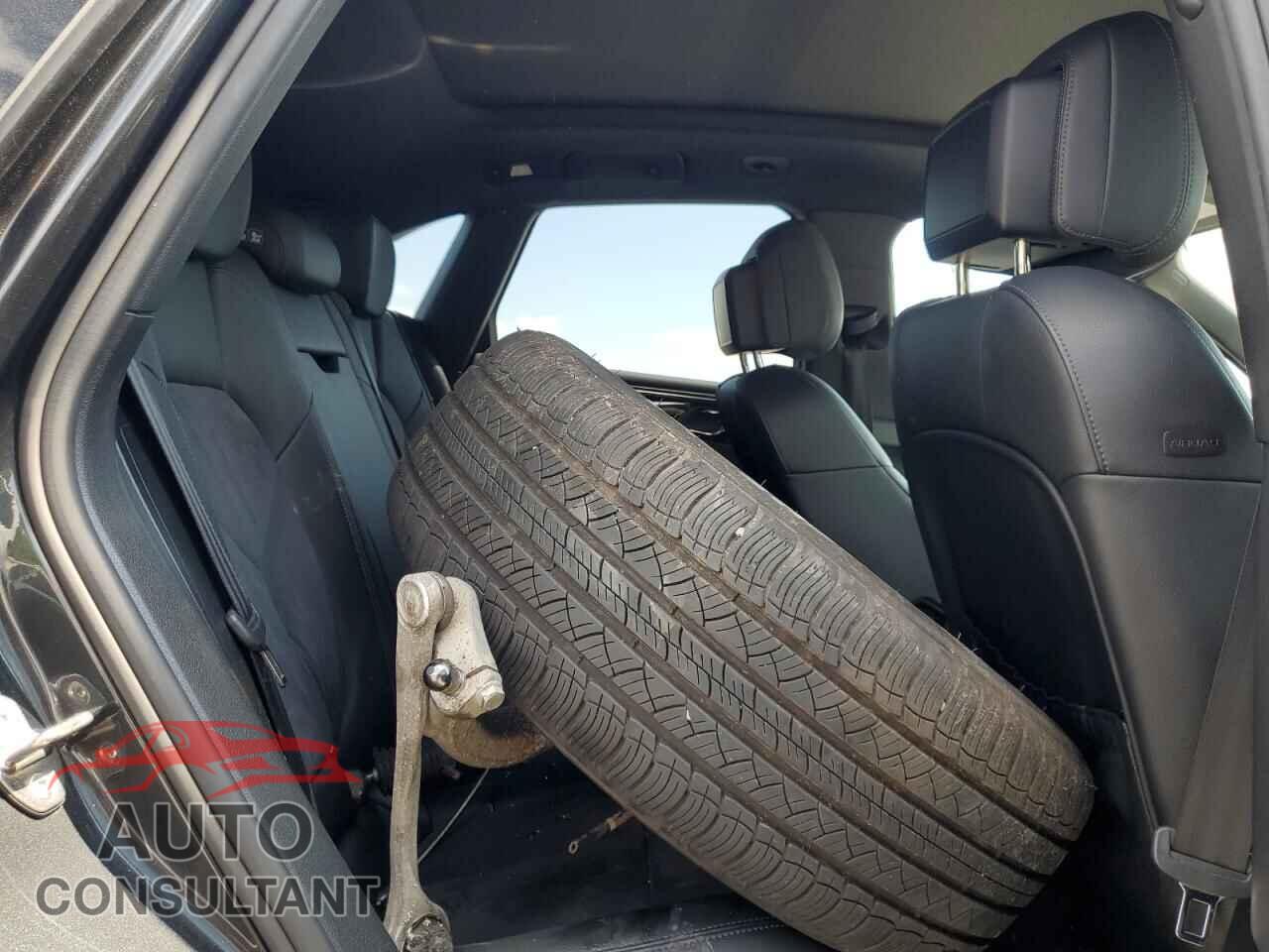 PORSCHE MACAN 2017 - WP1AA2A56HLB06615