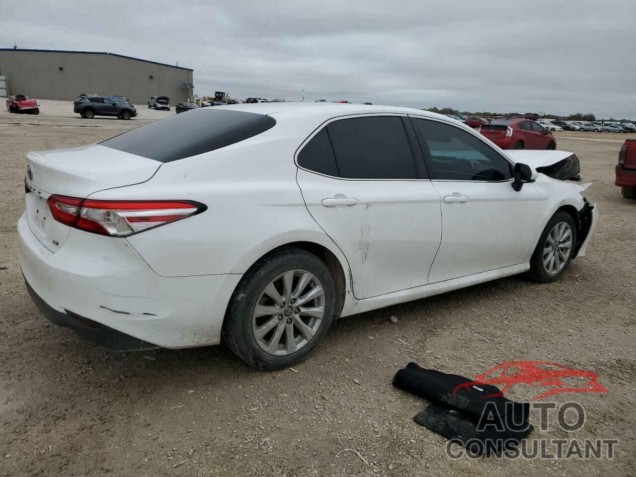 TOYOTA CAMRY 2018 - 4T1B11HK9JU072483