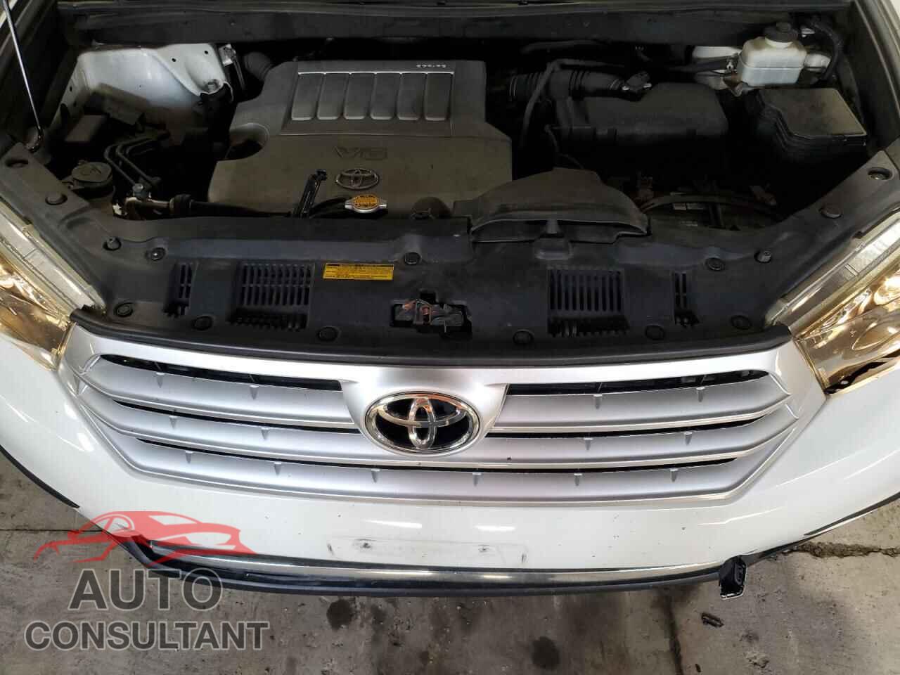 TOYOTA HIGHLANDER 2013 - 5TDBK3EH8DS214367