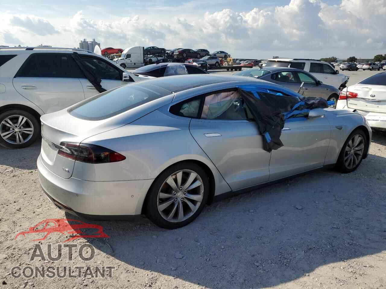 TESLA MODEL S 2015 - 5YJSA1H28FF082992