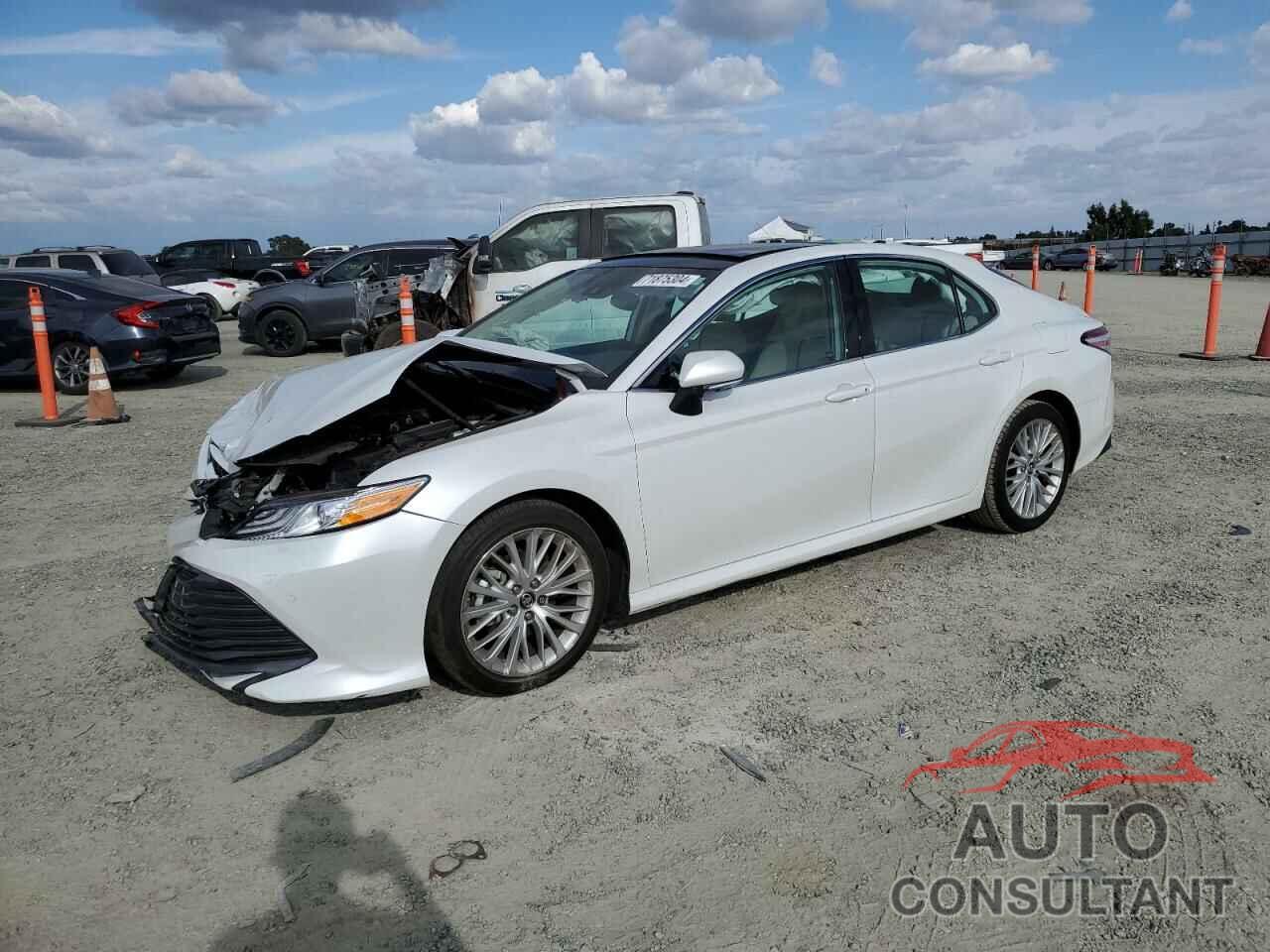 TOYOTA CAMRY 2019 - 4T1B11HK0KU698182