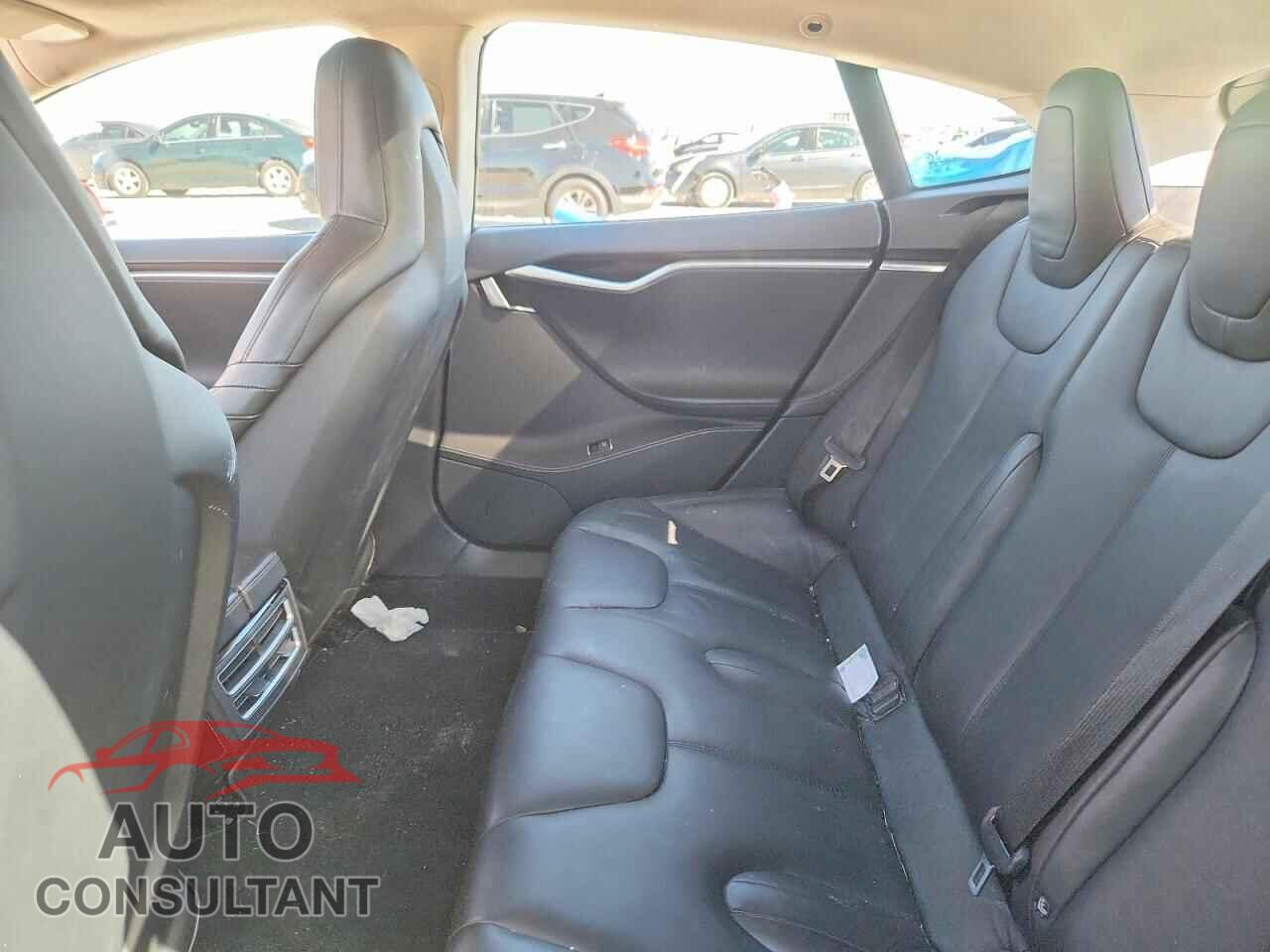 TESLA MODEL S 2015 - 5YJSA1E47FF118855