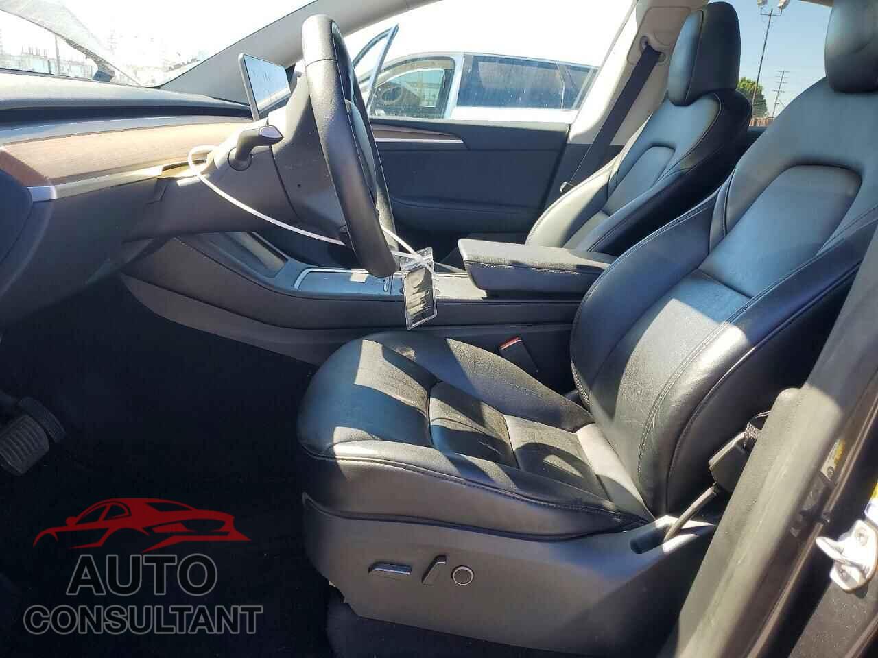 TESLA MODEL Y 2024 - 7SAYGDED4RF095620