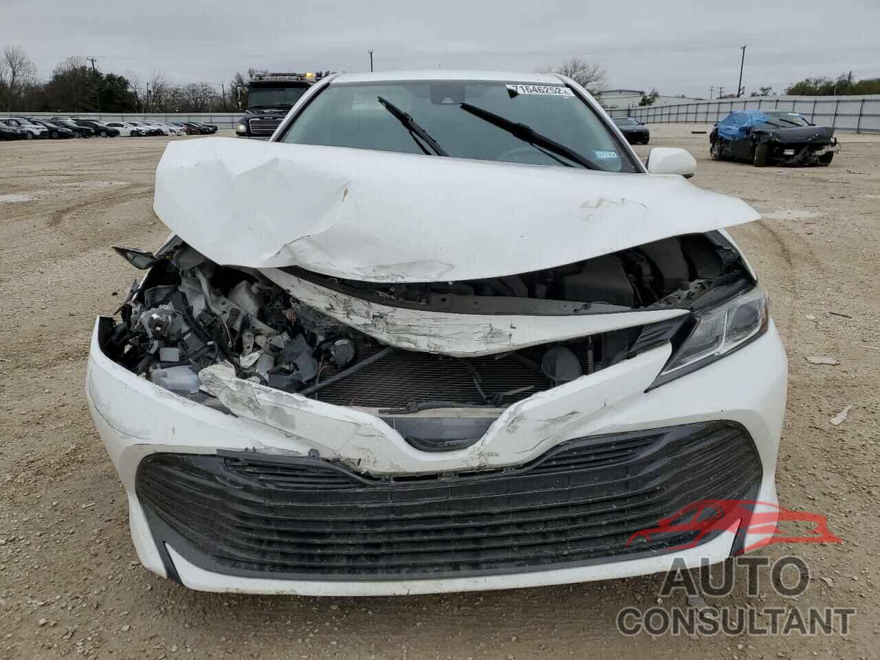 TOYOTA CAMRY 2018 - 4T1B11HK9JU072483