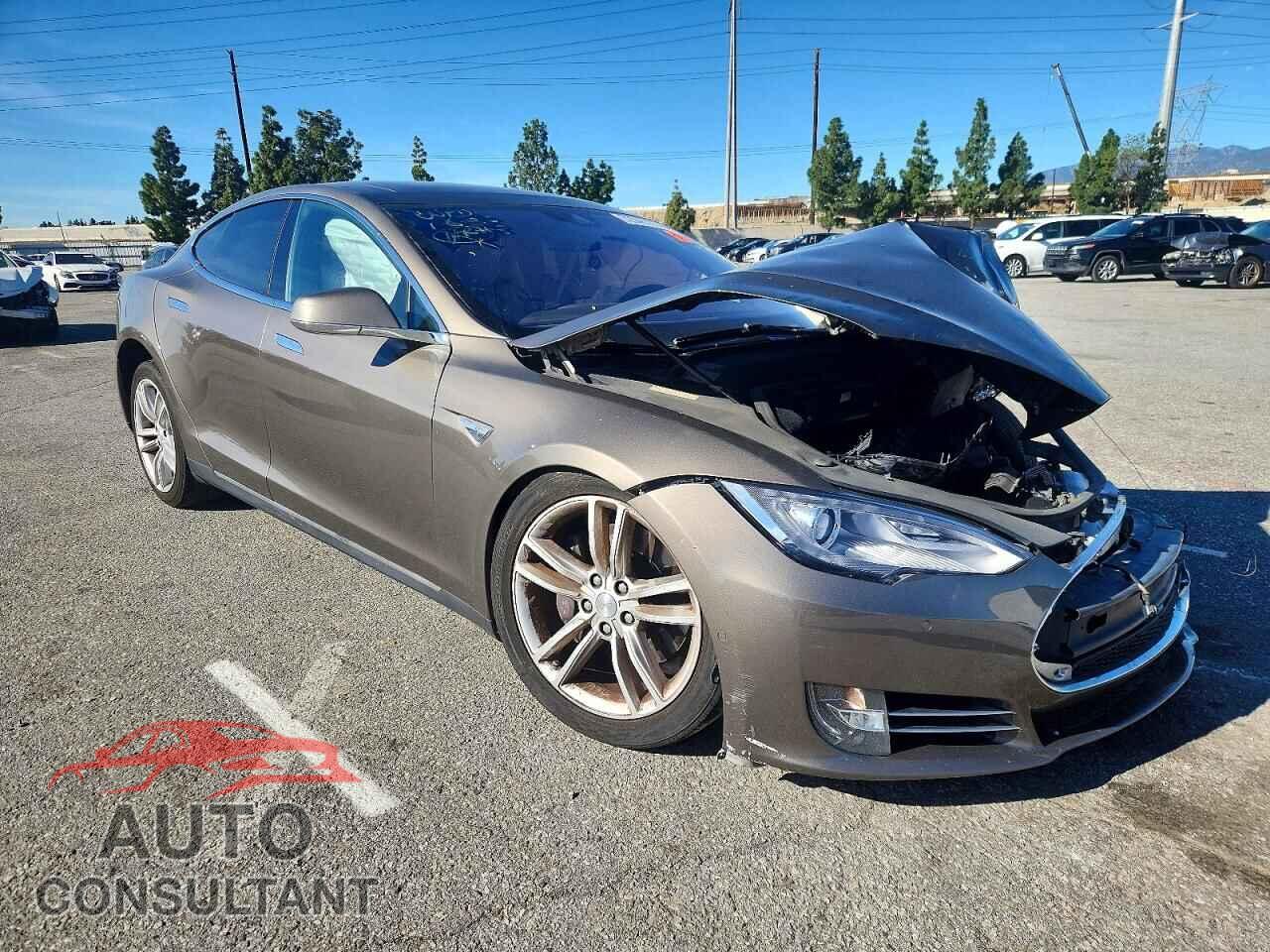 TESLA MODEL S 2015 - 5YJSA1E13FF109690