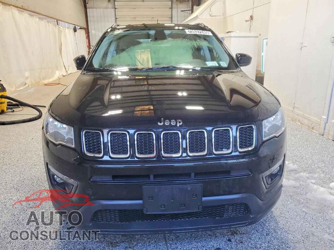 JEEP COMPASS 2017 - 3C4NJDBB6HT628068