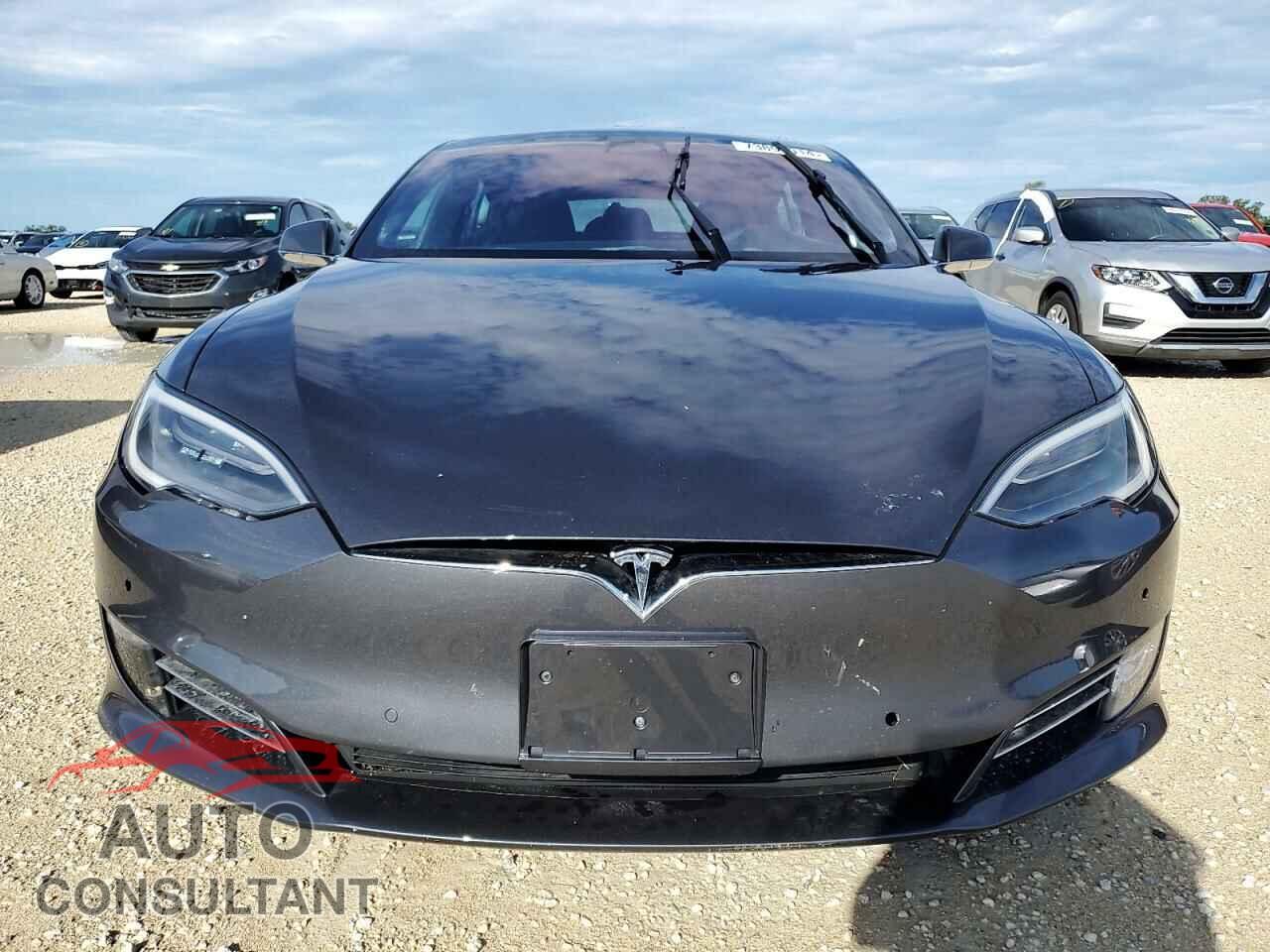 TESLA MODEL S 2017 - 5YJSA1E28HF217427