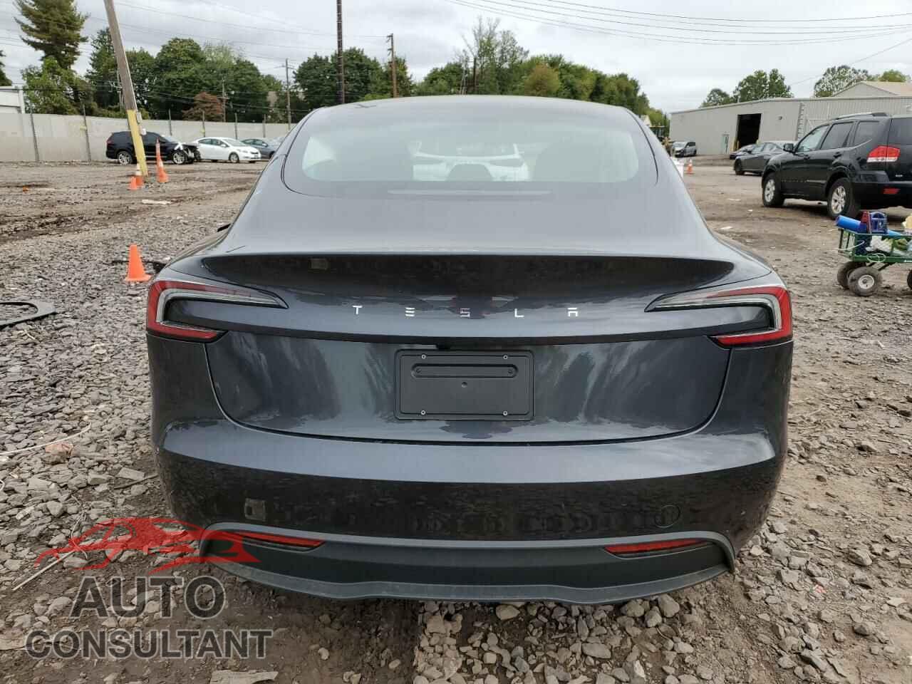 TESLA MODEL 3 2024 - 5YJ3E1EA4RF834504
