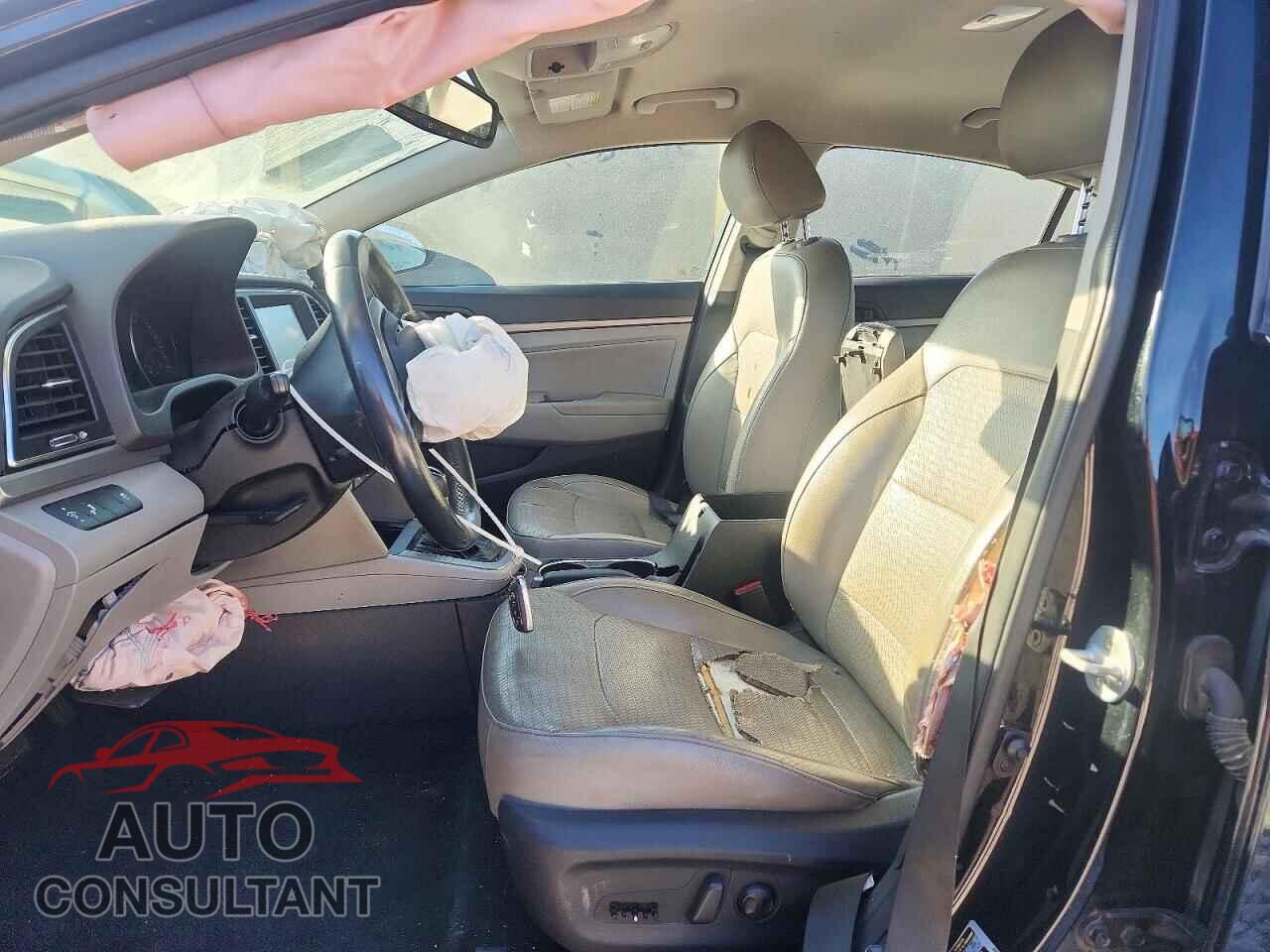 HYUNDAI ELANTRA 2018 - 5NPD84LF5JH257127