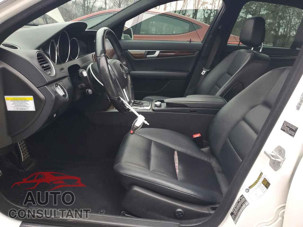 MERCEDES-BENZ C-CLASS 2014 - WDDGF4HB3EG219775