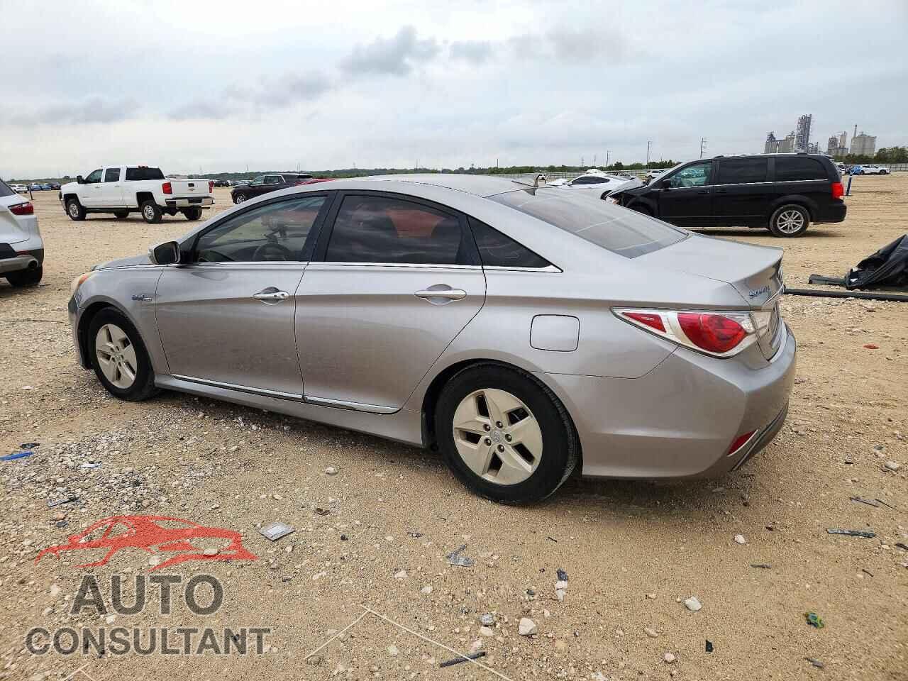 HYUNDAI SONATA 2011 - KMHEC4A49BA005759