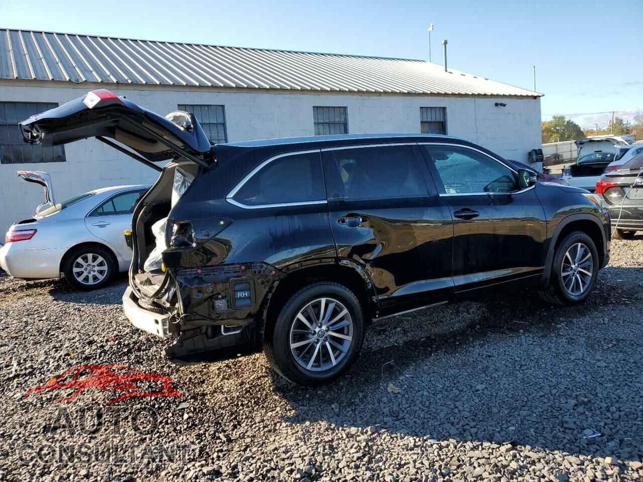 TOYOTA HIGHLANDER 2017 - 5TDJZRFH2HS391429