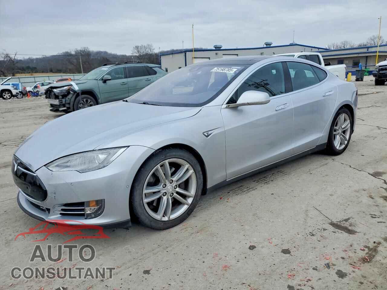 TESLA MODEL S 2015 - 5YJSA1E21FF118879