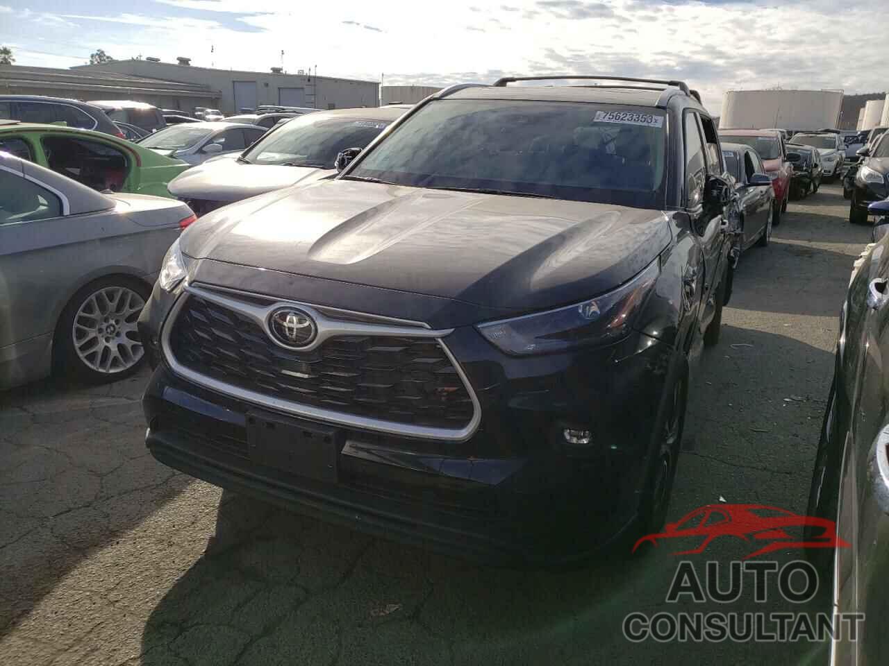 TOYOTA HIGHLANDER 2022 - 5TDHZRBH7NS593490