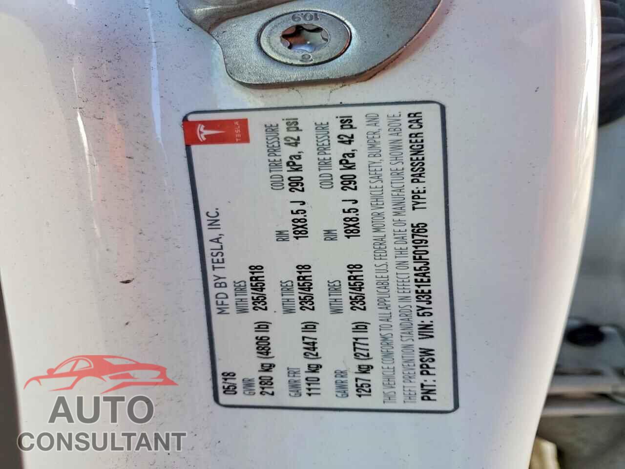 TESLA MODEL 3 2018 - 5YJ3E1EA5JF019765