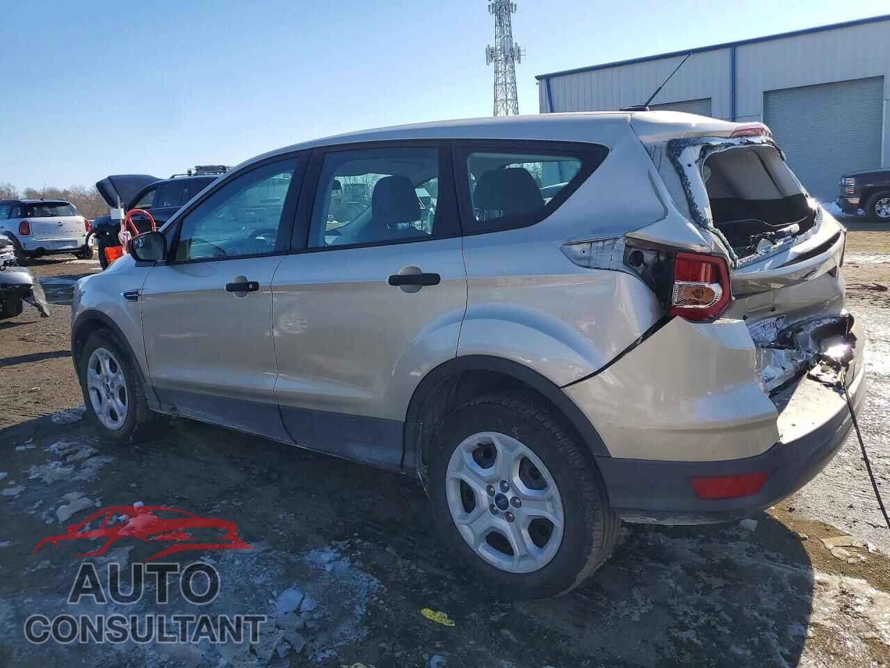 FORD ESCAPE 2017 - 1FMCU0F76HUF09418