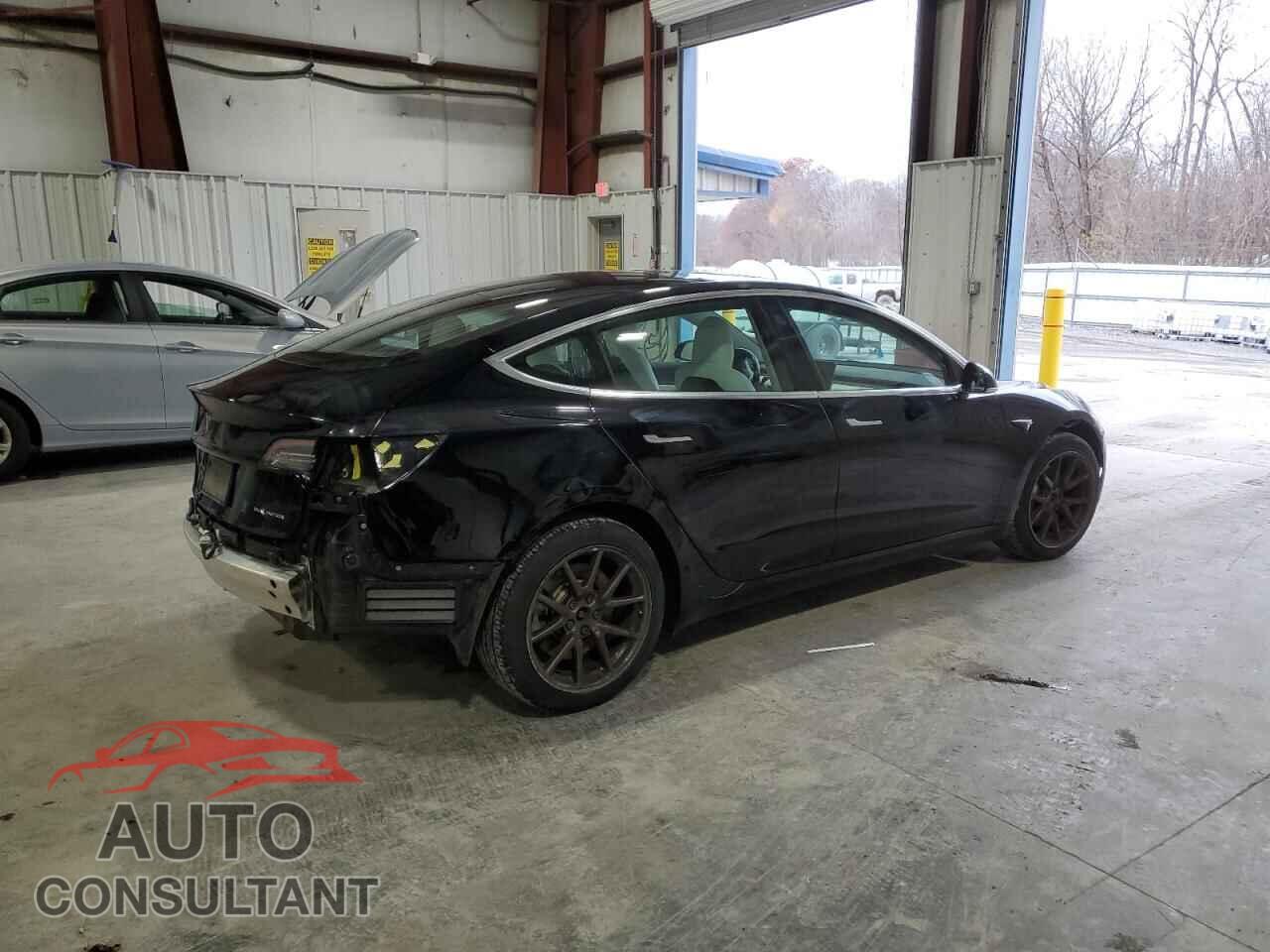 TESLA MODEL 3 2019 - 5YJ3E1EB9KF194983