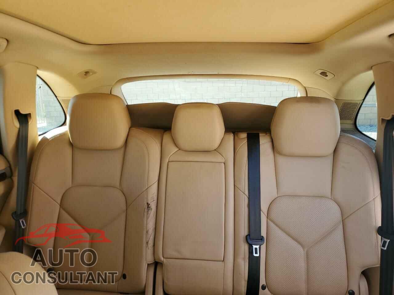 PORSCHE CAYENNE 2012 - WP1AB2A2XCLA43823