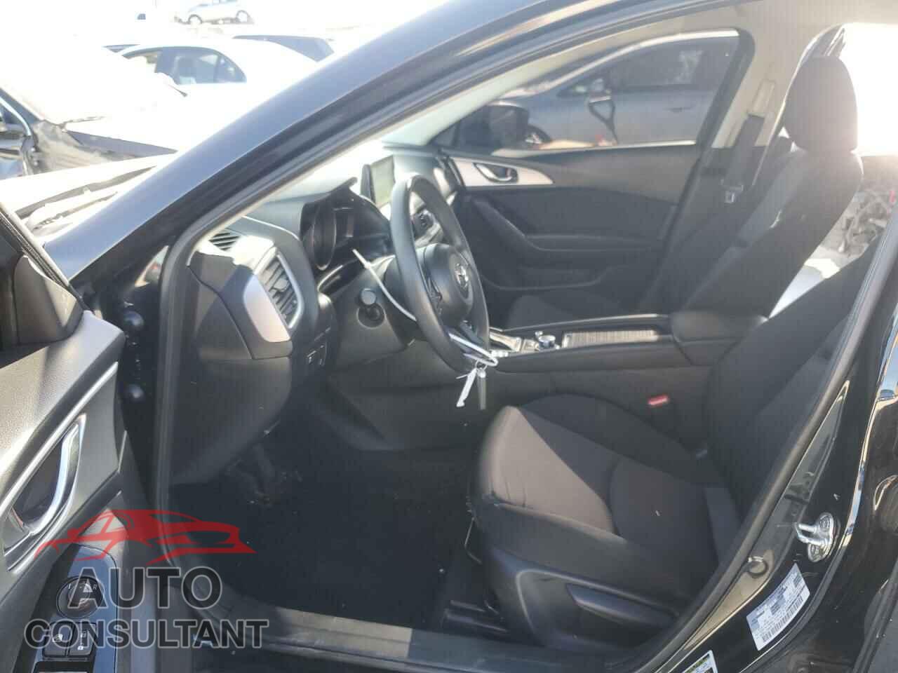 MAZDA 3 2017 - 3MZBN1U79HM157720