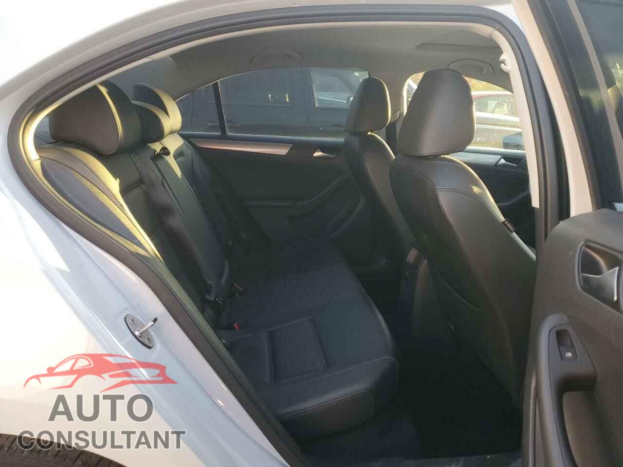 VOLKSWAGEN JETTA 2017 - 3VWDB7AJ2HM284569