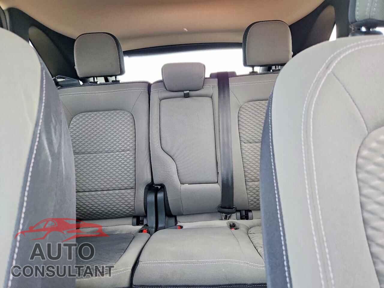 FORD ESCAPE 2020 - 1FMCU0G61LUA46568