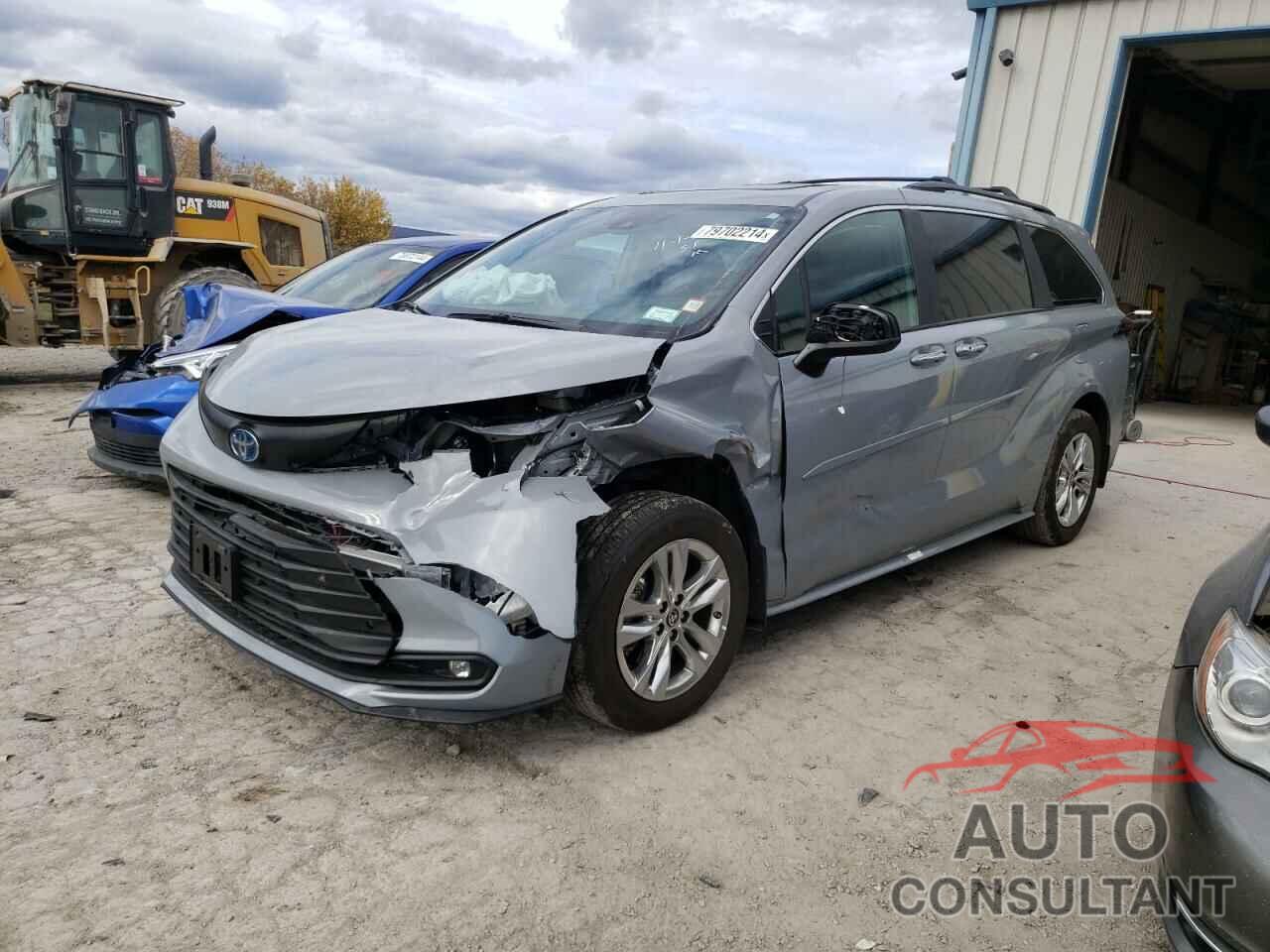 TOYOTA SIENNA 2023 - 5TDCSKFC3PS103084