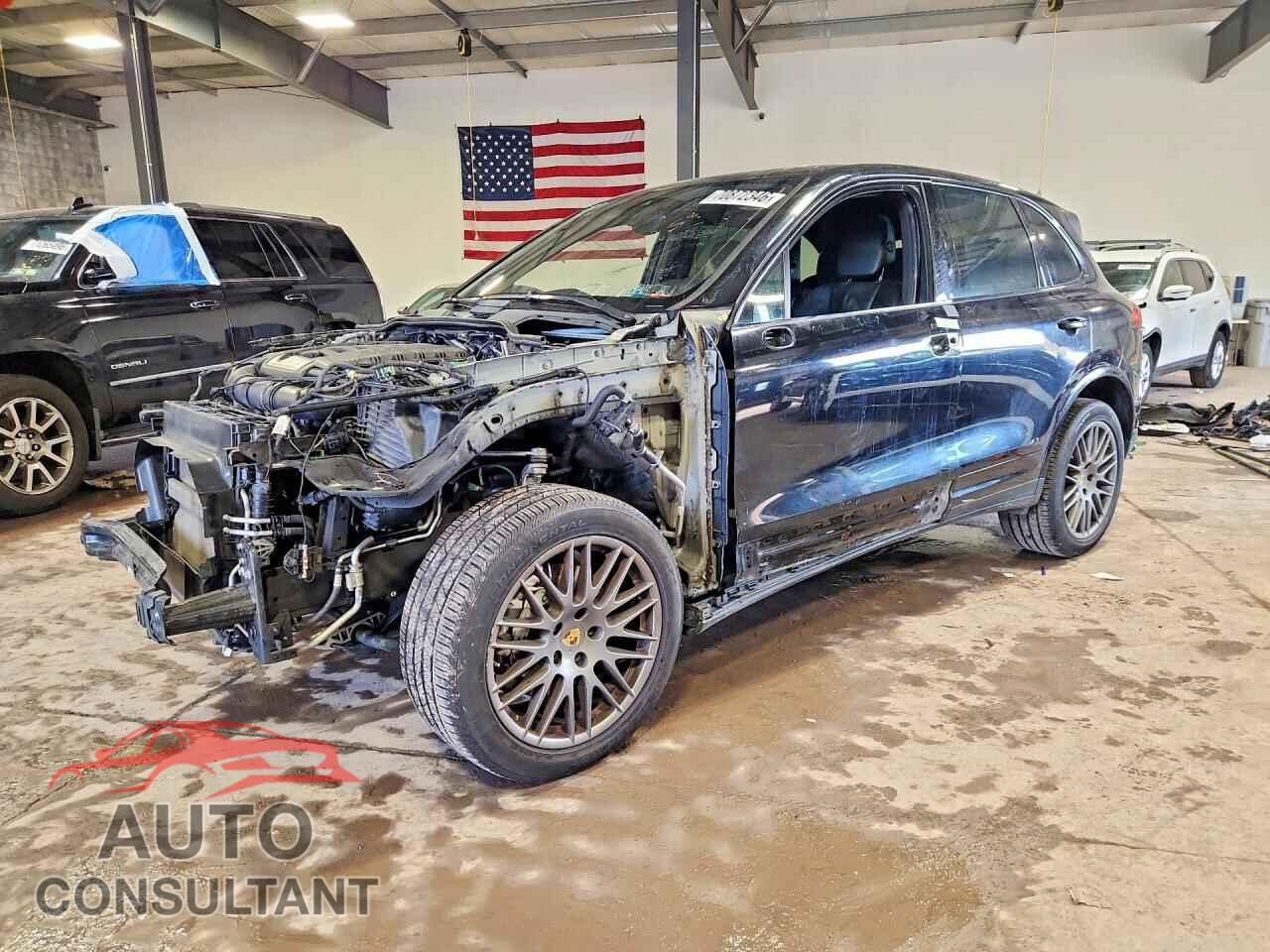 PORSCHE CAYENNE 2018 - WP1AA2A24JKA00911