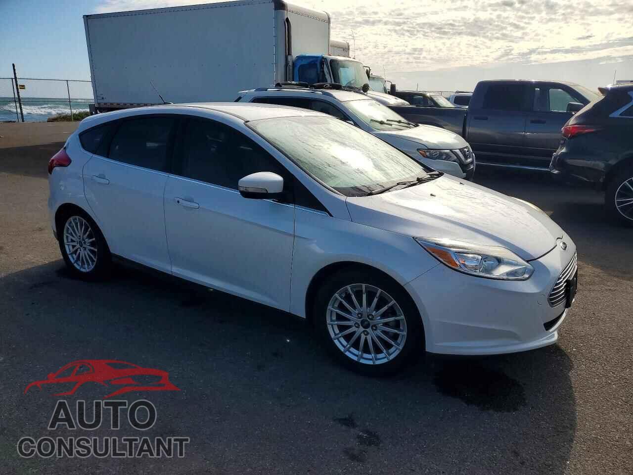 FORD FOCUS 2016 - 1FADP3R48GL227410
