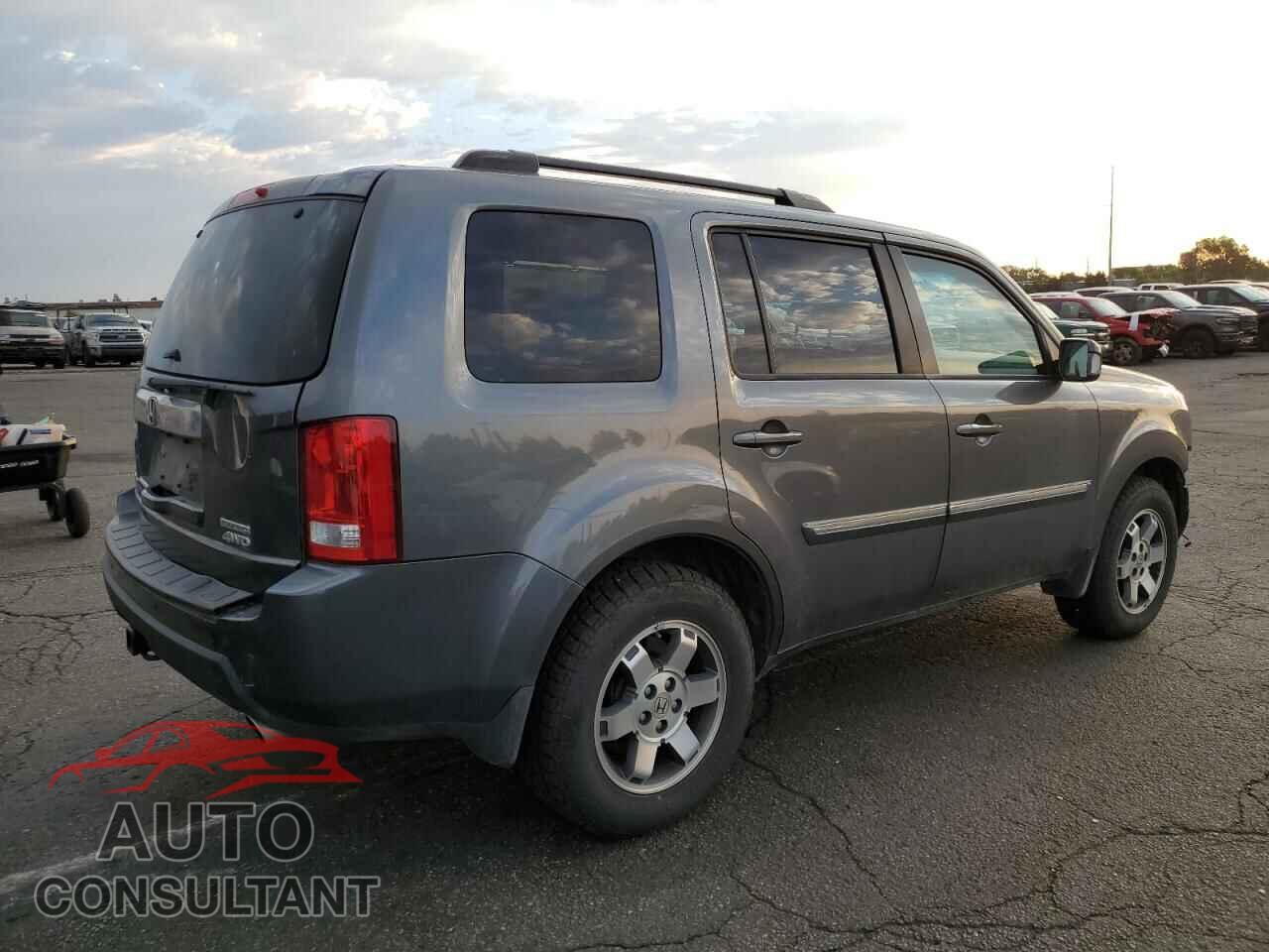 HONDA PILOT 2011 - 5FNYF4H91BB033217